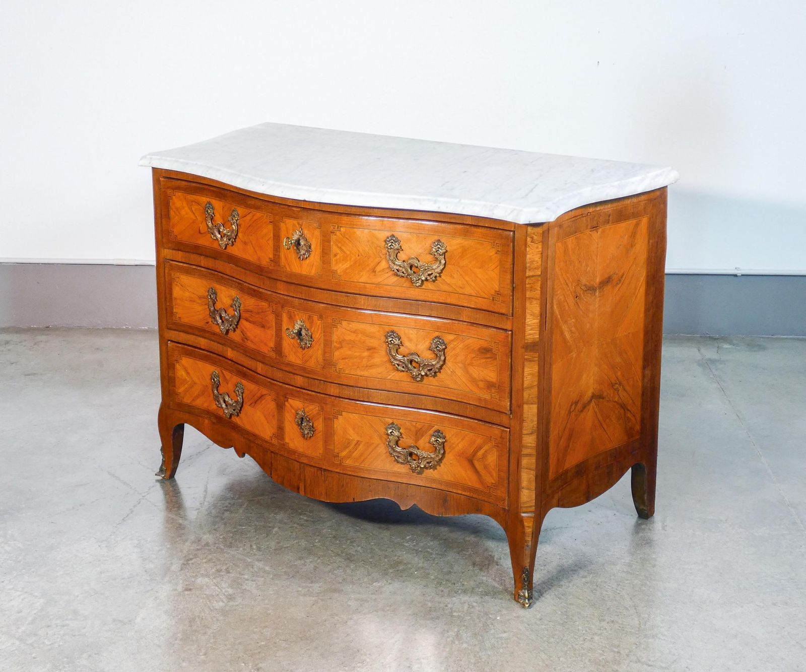 Comò Cassettone Luigi XV Originale D'epoca. Prima Metà Del Settecento photo furniture