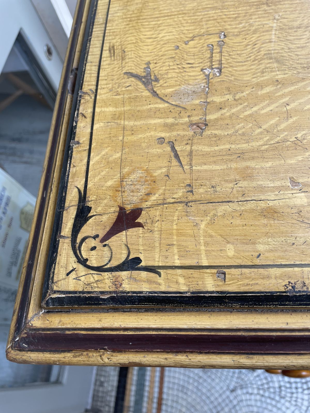 photo vintage Victorian Pine Faux Wood Painted Chest Of Drawers