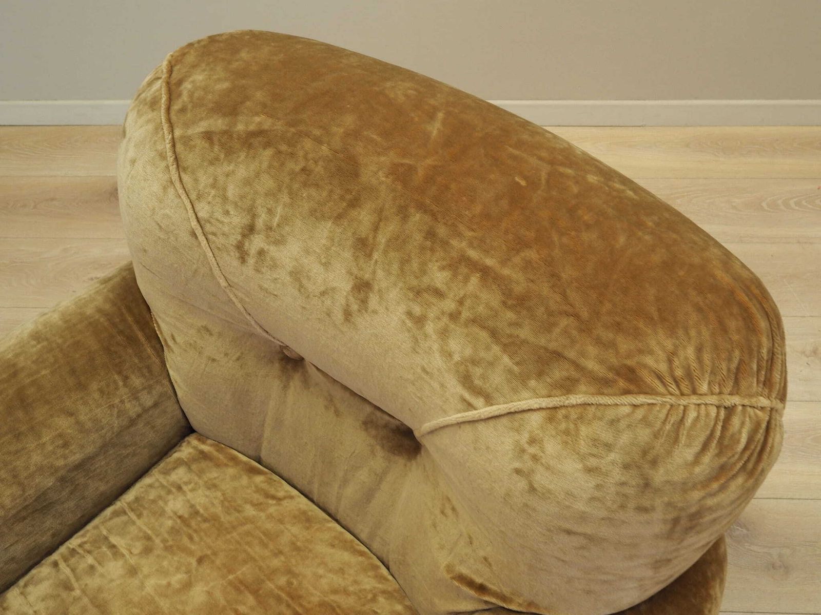 photo vinterior Velour Armchair, Italian Design, 1970s, Production: Italy