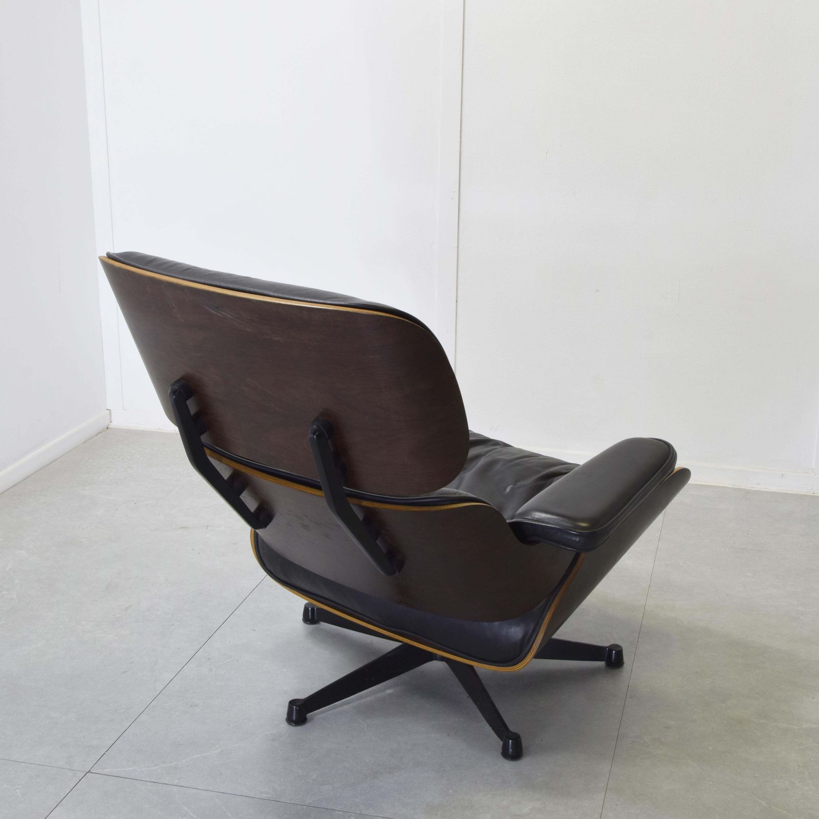 Charles Eames Lounge Chair For Herman Miller 1970s. (First Production) photo buy