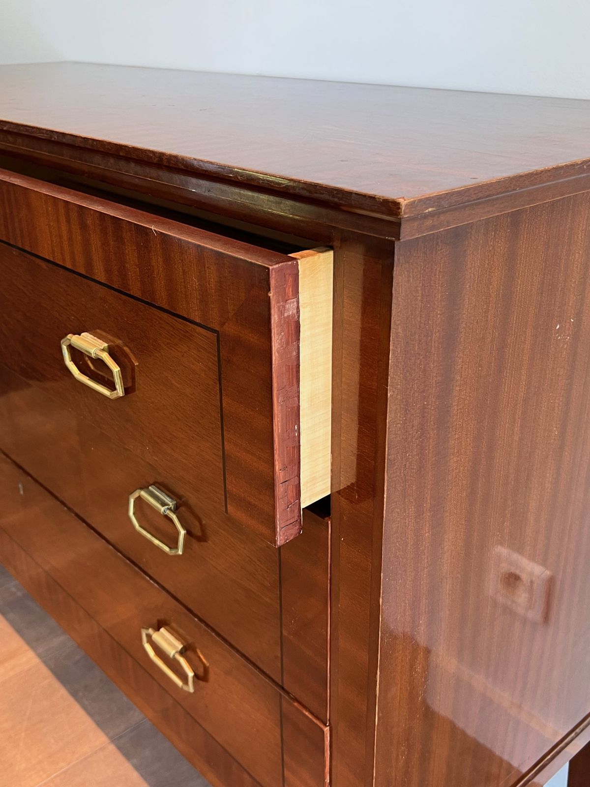 photo vinterior Neoclassical Chest Of Drawers In Mahogany Veneer And Brass By De Coene Frères