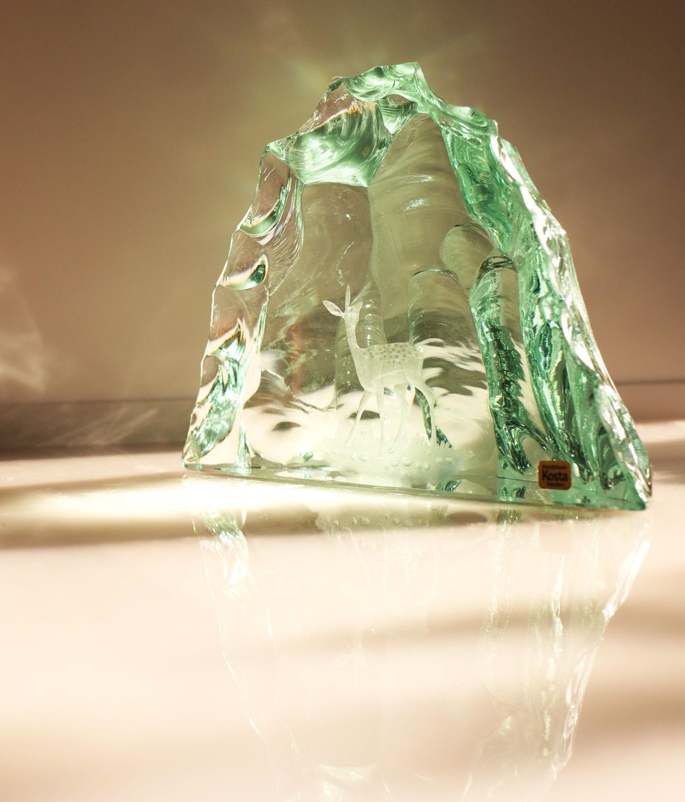 photo furniture Crystal Glass Paper Weight Made And Signed By Vicke Lindstrand For Kosta Sweden