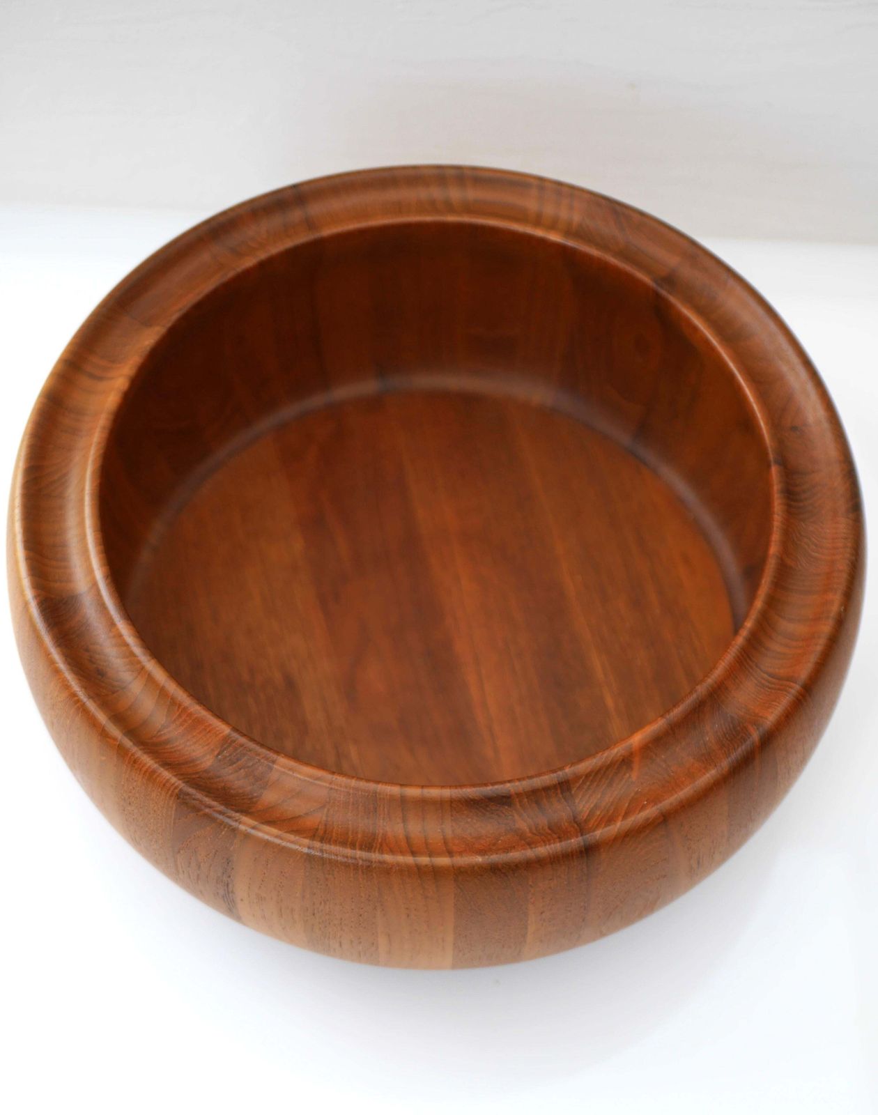 Deense Mid Century Modern Teakhouten Schaal, Een Grote Schaal Uit De Jaren 1960 Van Digsmed Design. photo vintage