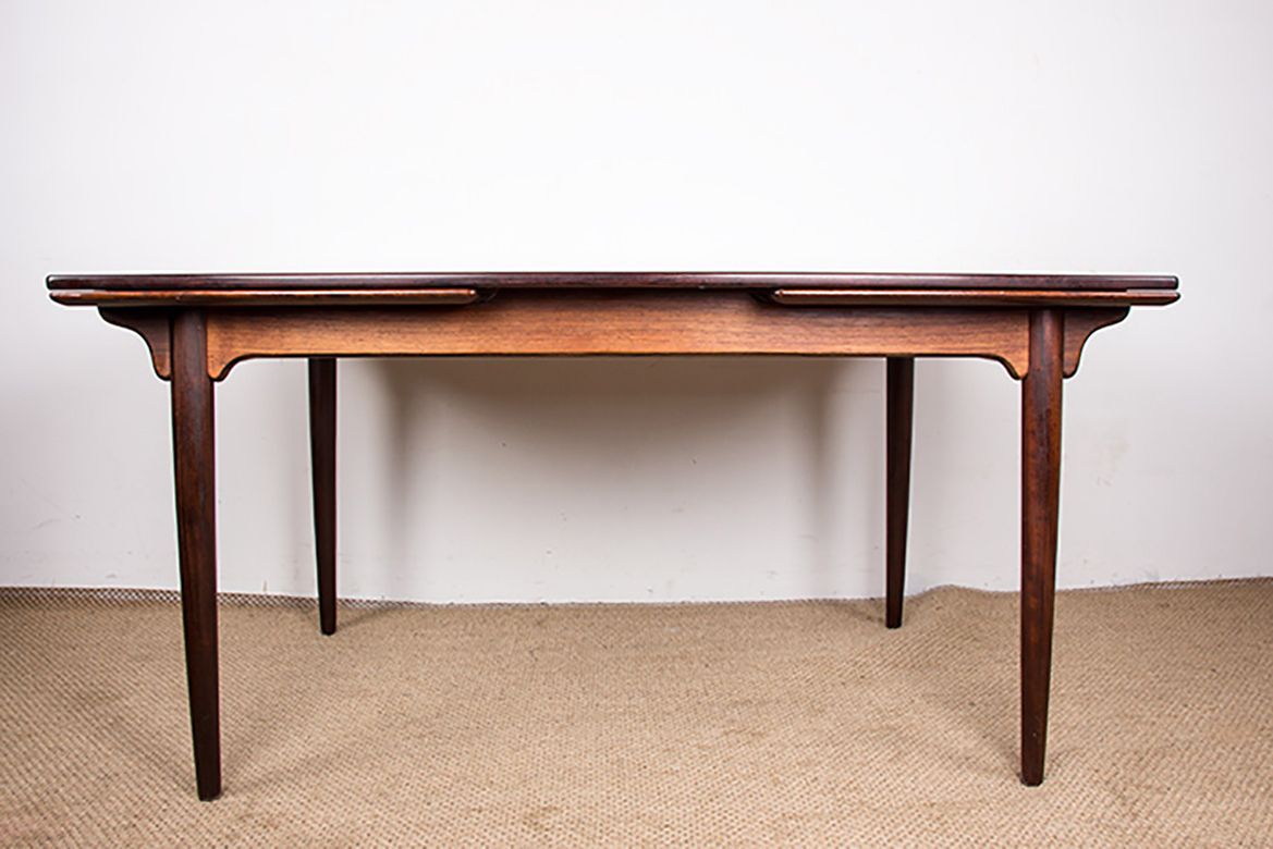 Mobilier Grande table à manger danoise extensible en palissandre, modèle 54, par Gunni Omann pour Omann's Jun, 1960. photo