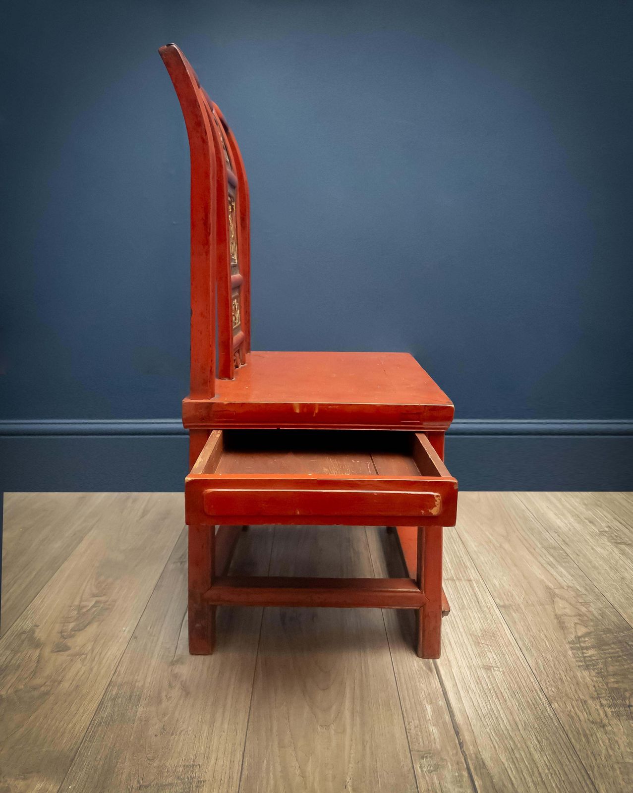 photo furniture Late 19th Century Qing Dynasty Red Lacquered And Parcel Gilt Altar Chair
