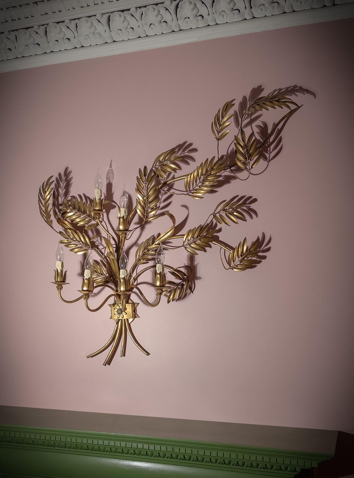 Hollywood Regency Toleware Wall Sconce Gold Metal Wheatsheaf C.1960s Italy photo Lighting