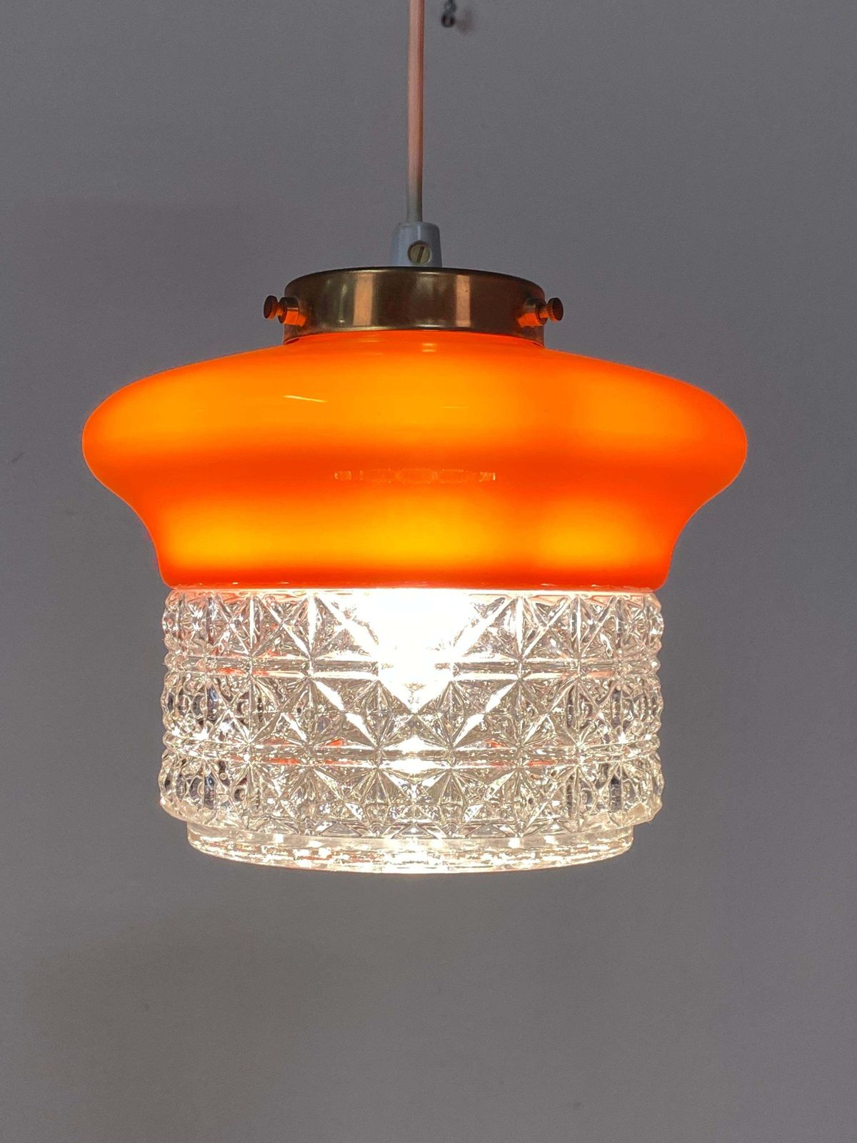 Verlichting Scandinavische Oranje Glazen Hanglamp photo