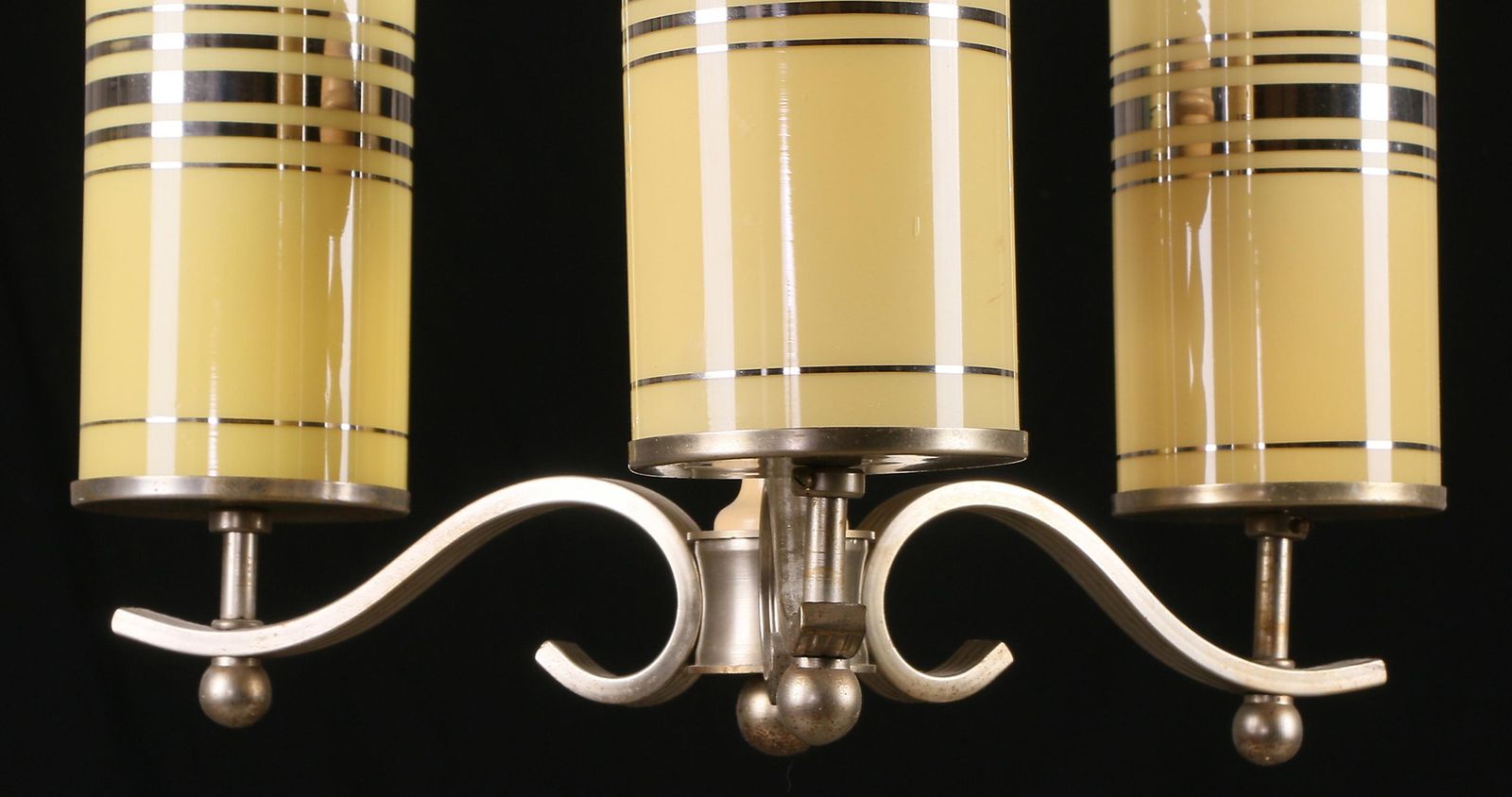 Art Deco Kroonluchter Met Gele Glazen photo furniture