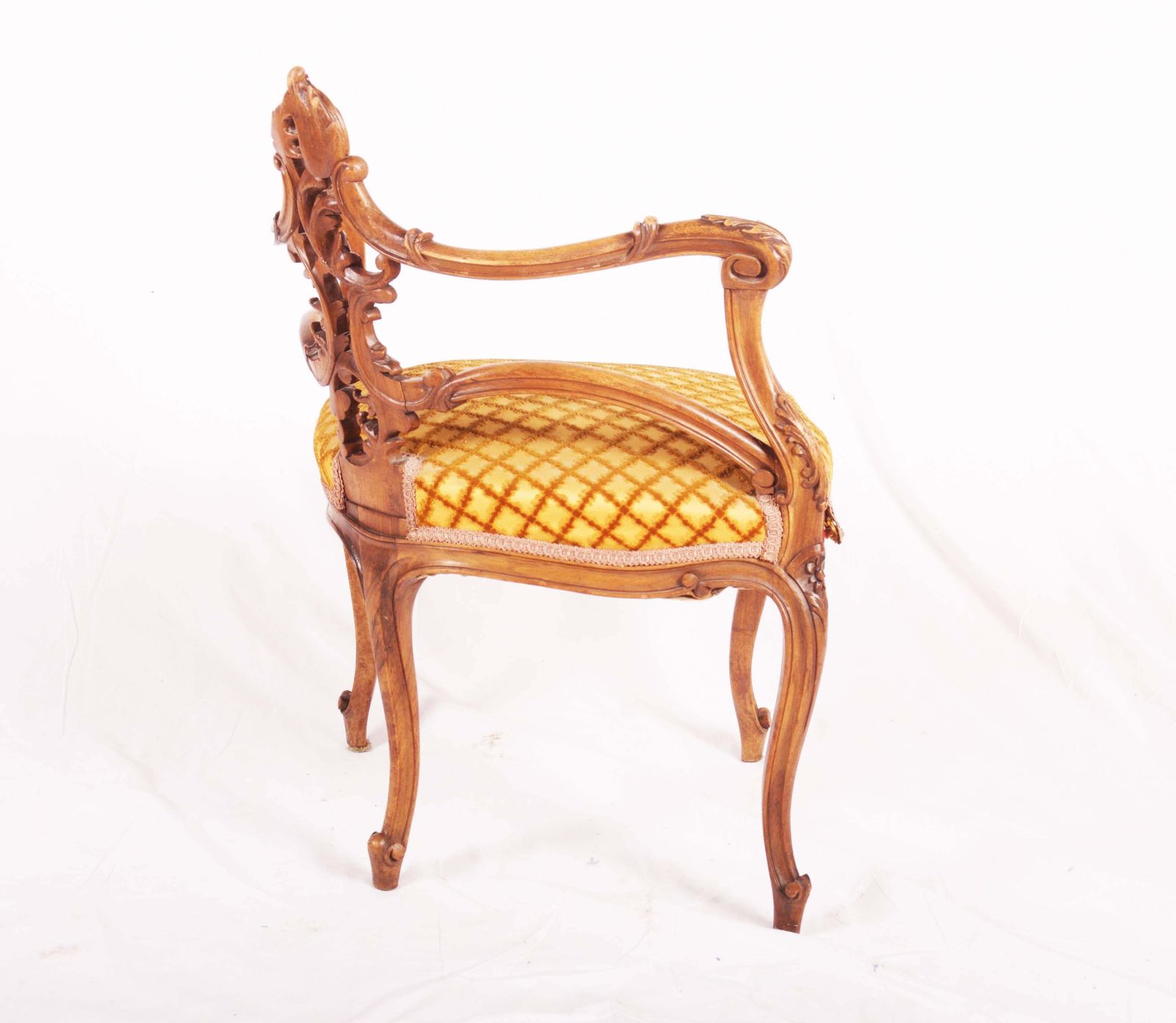 photo furniture French Louis XV Style Carved Walnut Corner Chair