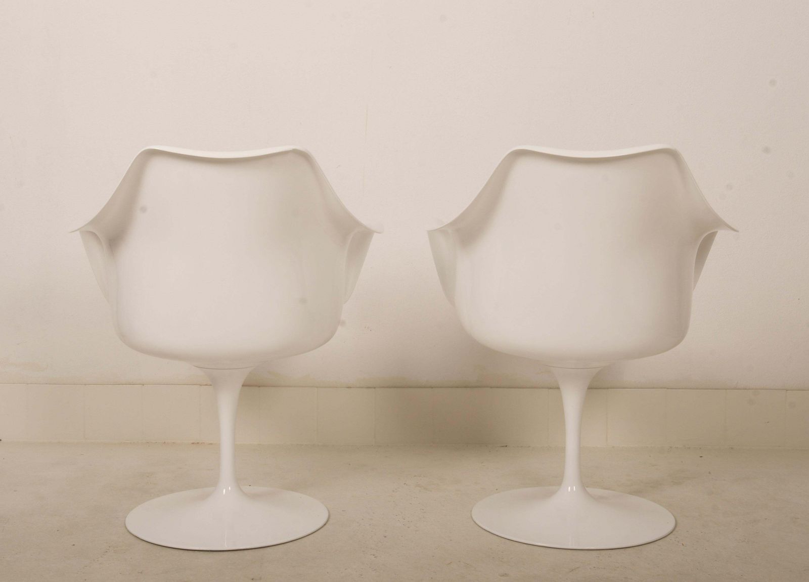 Set Of Two Eero Saarinen Model 151 Tulip Armchairs photo 2619.0