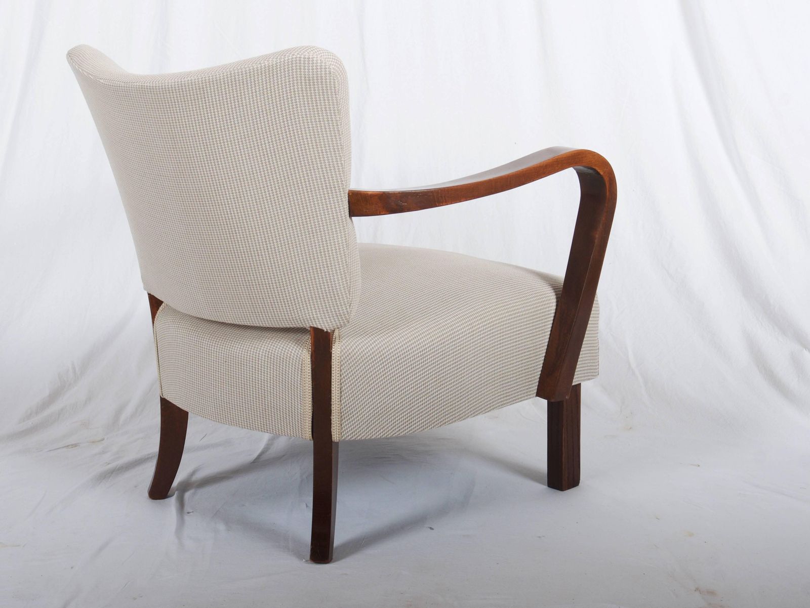 Pair Of Jindrich Halabala H 237 Art Deco Armchairs photo vinterior