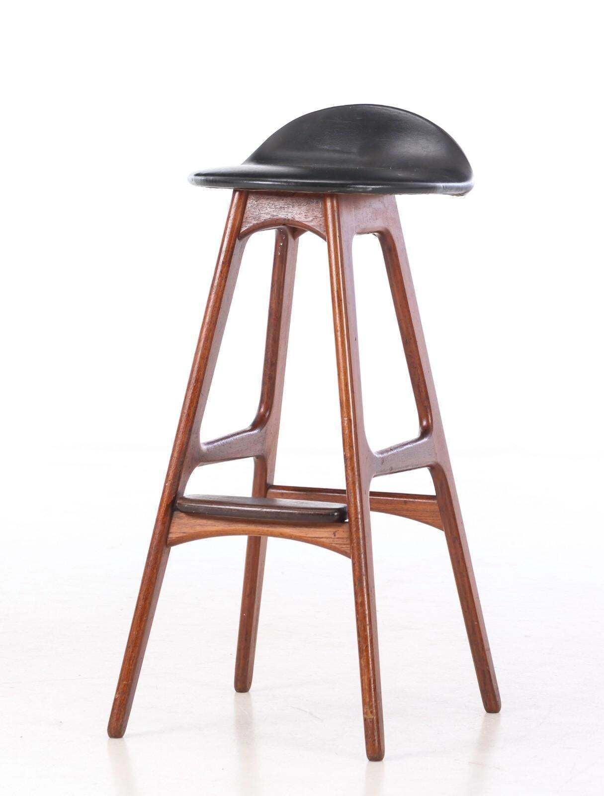 Erik Buck Od61 Bar Stools photo furniture