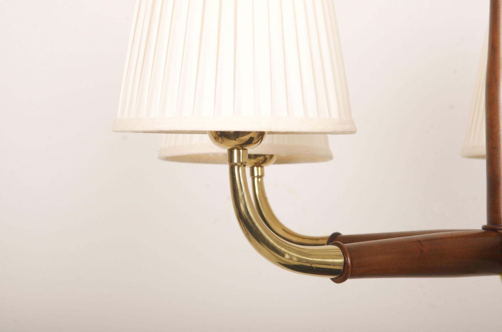 Verlichting Oostenrijkse Messing En Walnoten Mid Century Hanglamp Van Oswald Haerdtl Voor Kalmar photo