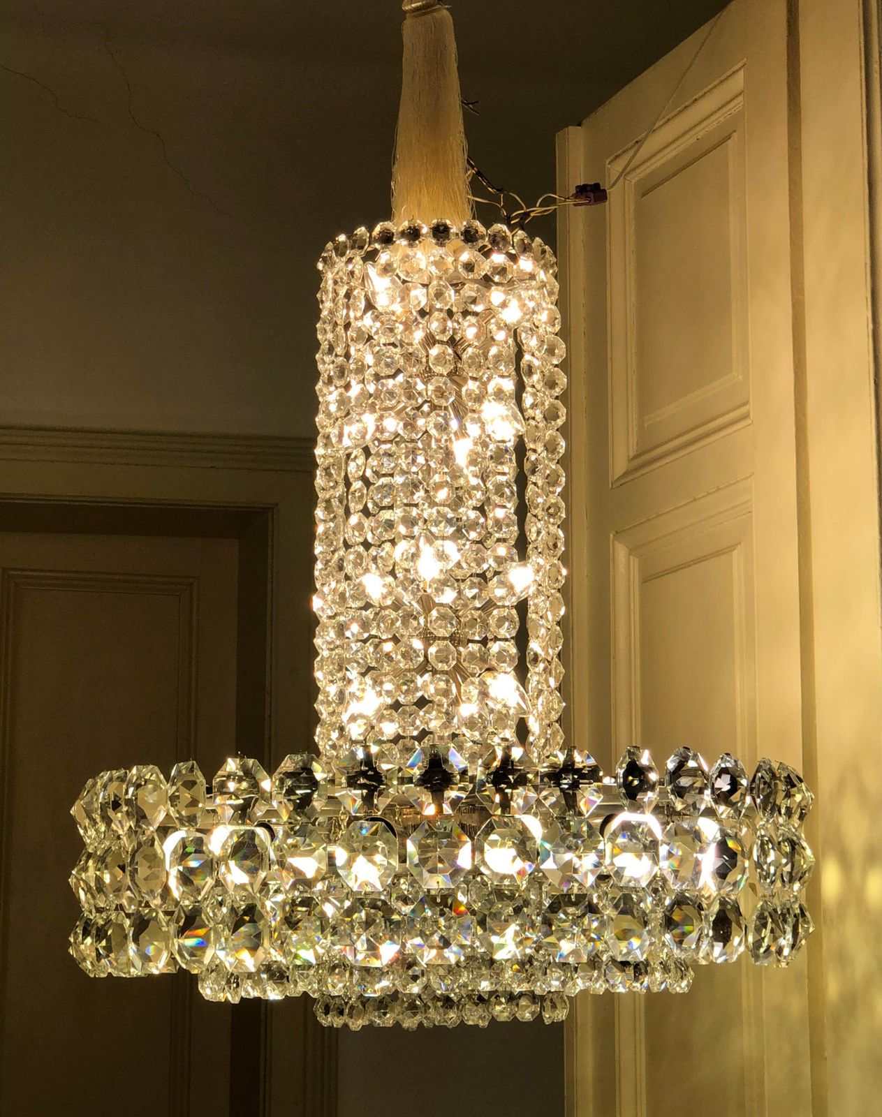 Huge Beautiful Crystal Chandelier By Bakalowits & Söhne Vienna, 1960s photo Lighting