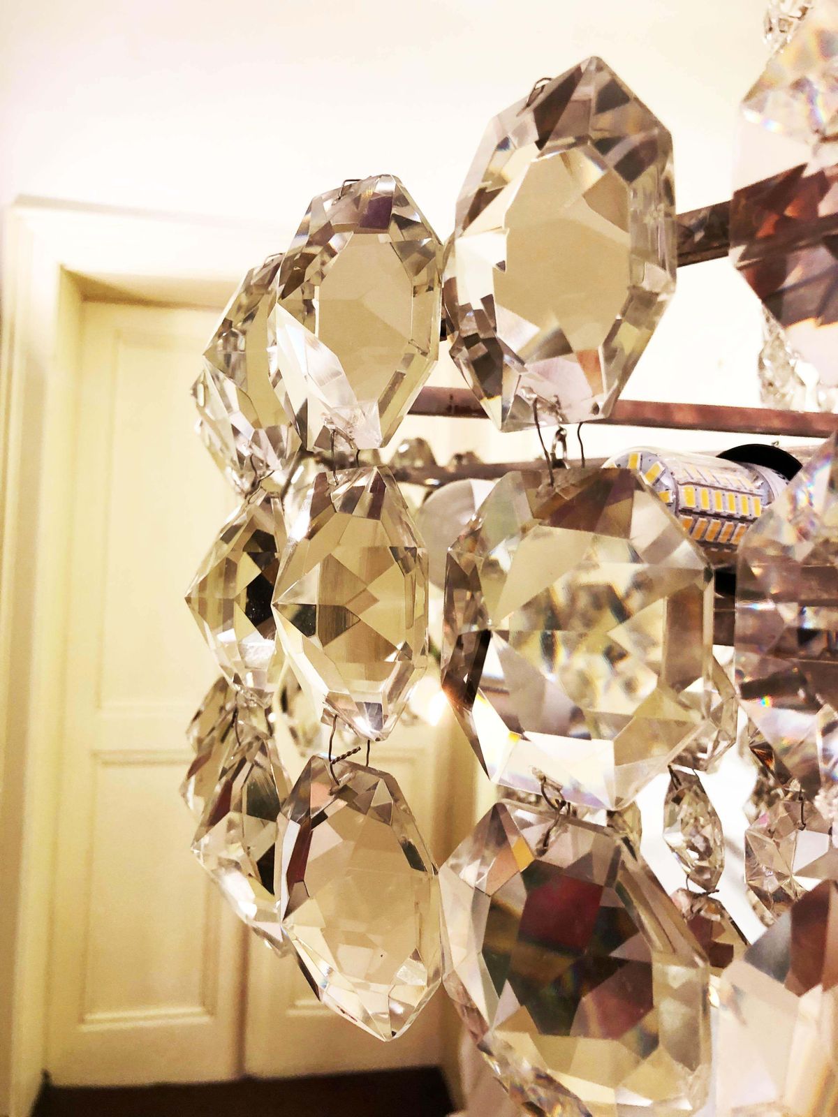 photo furniture Huge Beautiful Crystal Chandelier By Bakalowits & Söhne Vienna, 1960s