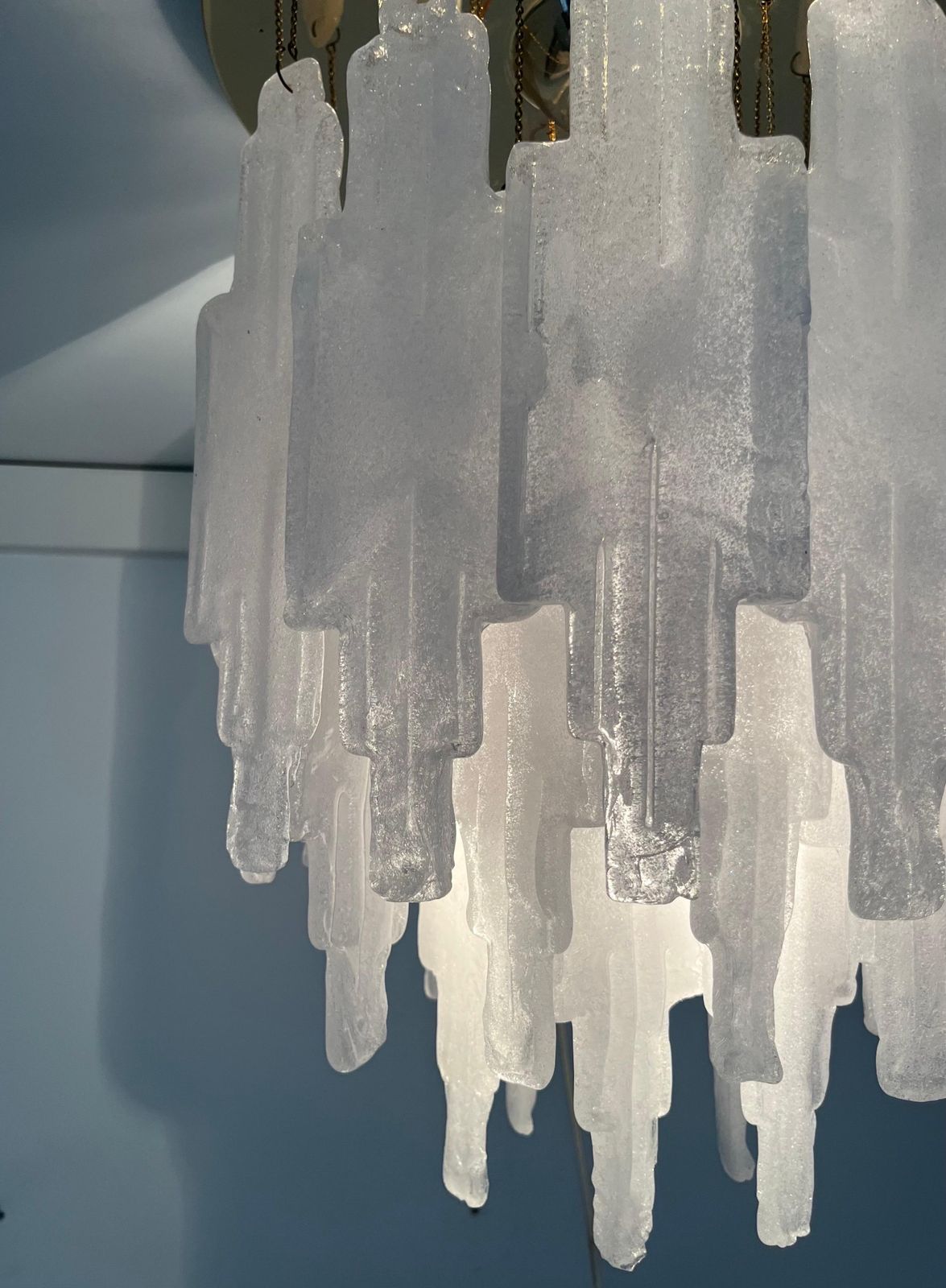 photo vintage Italian Mid Century Snow White Murano Glass Chandelier By Poliarte, 1970s