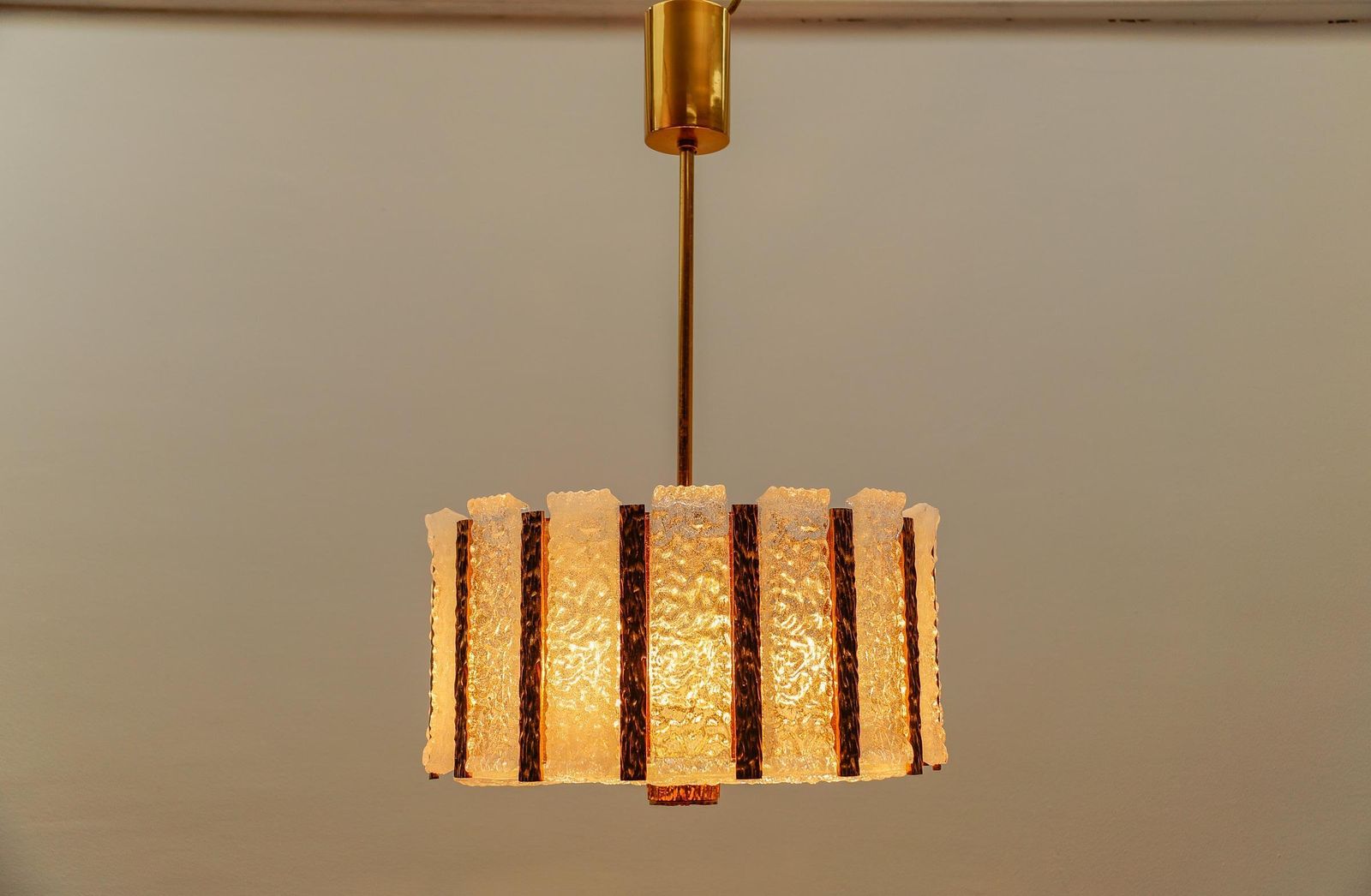 Elegant Ice Glass And Bronze Chendelier By J.T. Kamlar Franken Kg, 1960s Austria photo Lighting