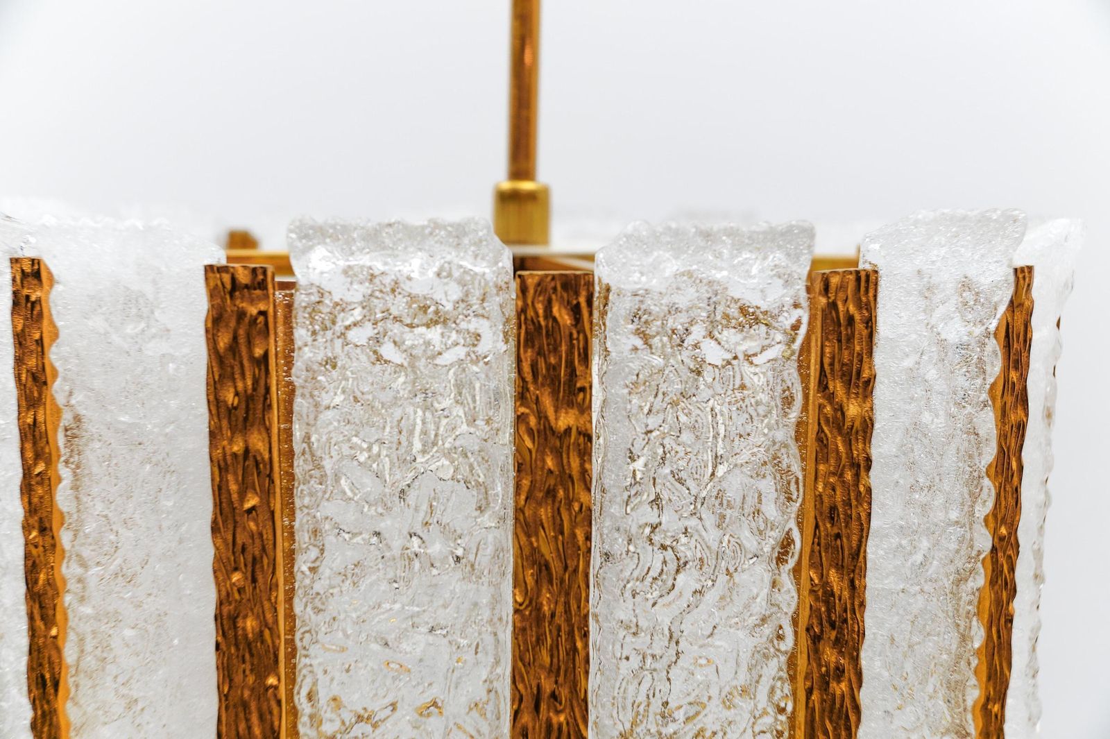 1571.0 Elegant Ice Glass And Bronze Chendelier By J.T. Kamlar Franken Kg, 1960s Austria photo