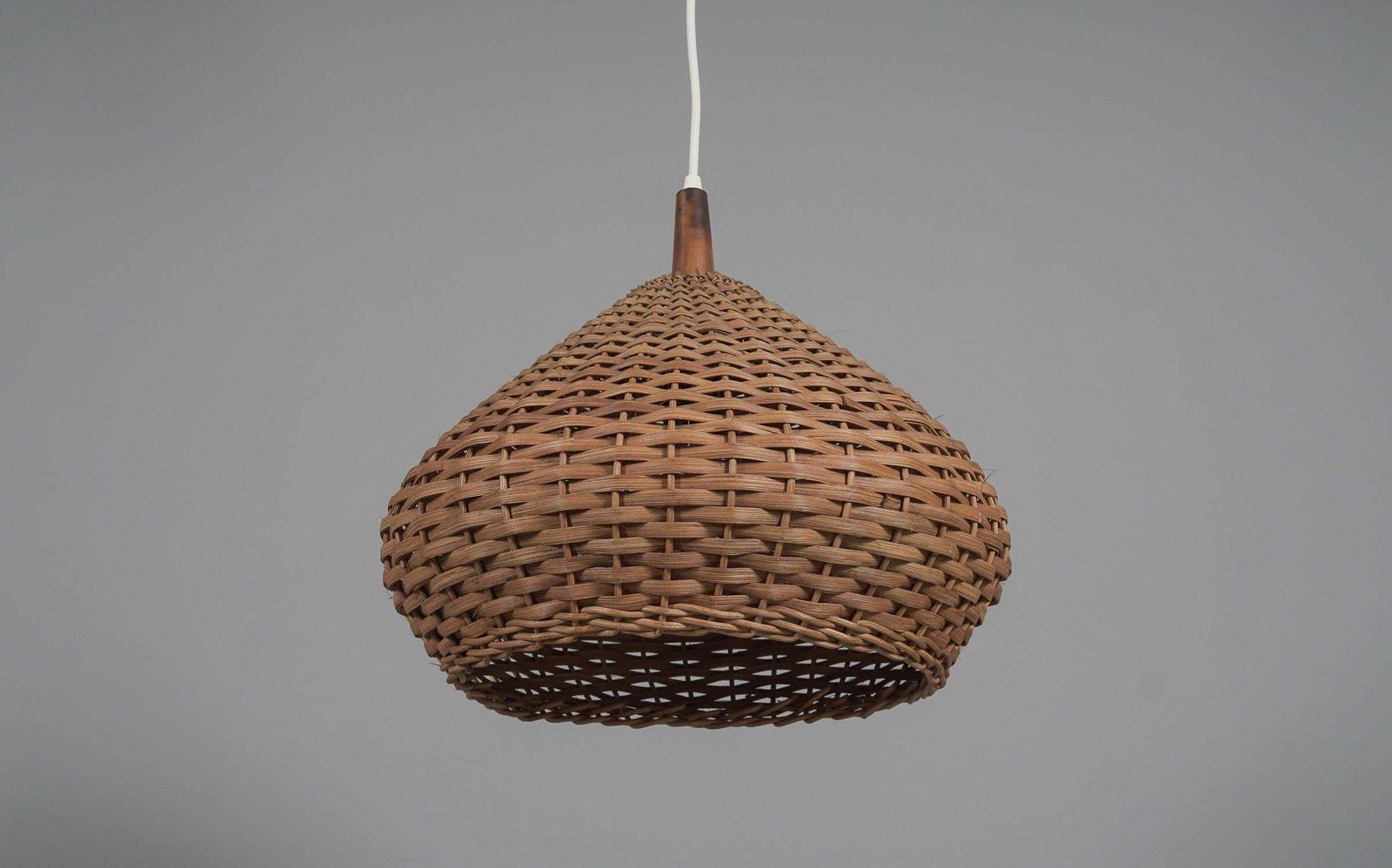 Lovely Mid Century Modern Wicker Pendant Light, 1960s photo Lighting