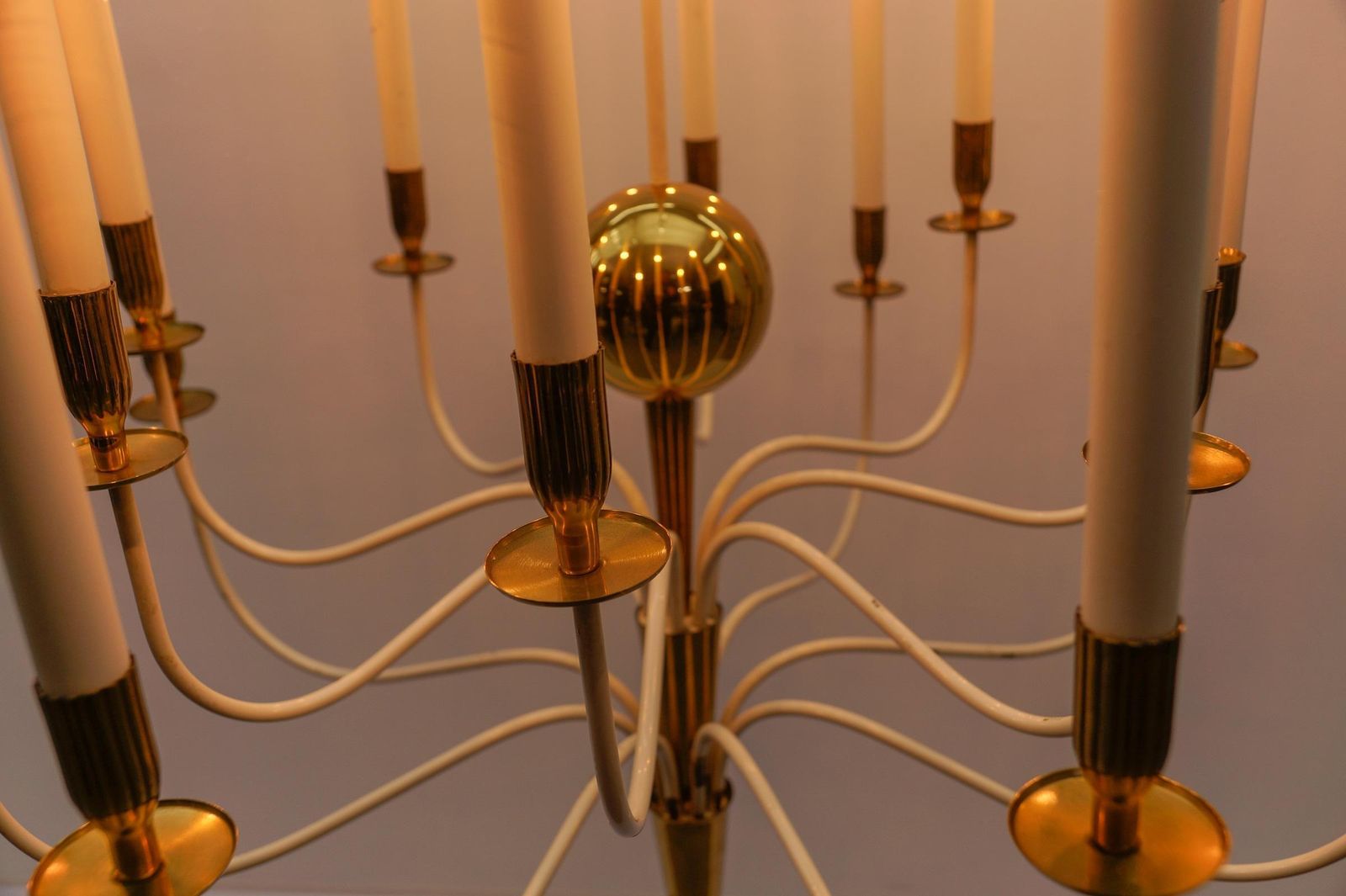 photo vinterior Amazing Huge Chandelier By Vereinigte Werkstätten München, 1950s Germany
