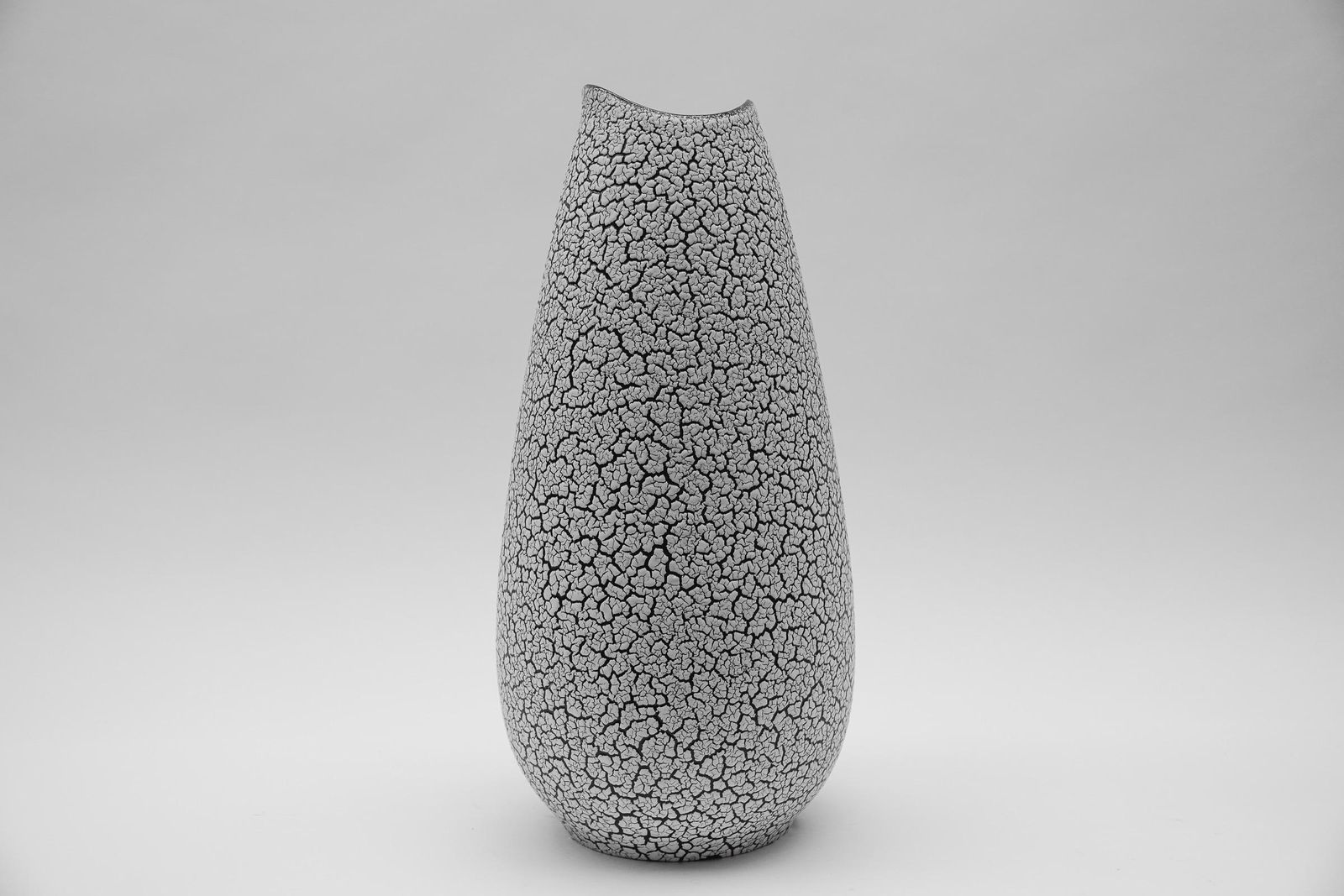 photo vintage Awesome Set Of 47 Black & White Craquele Ceramic Vases By Jasba Keramik, Germany