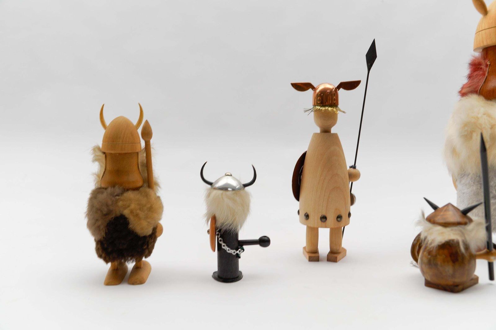 photo vinterior Lovely Set Of 6 Scandinavian Wooden Danish Vikings, 1950s
