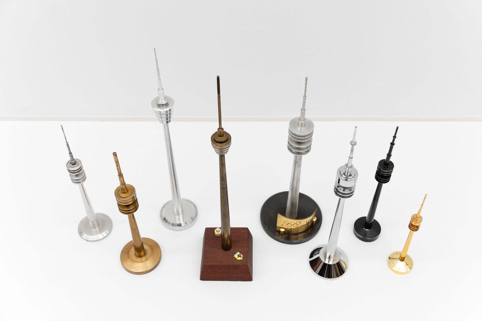 photo vintage Large Mid Century Modern Tv Tower Collection Of 8 Pcs., 1970s / 1980s Germany