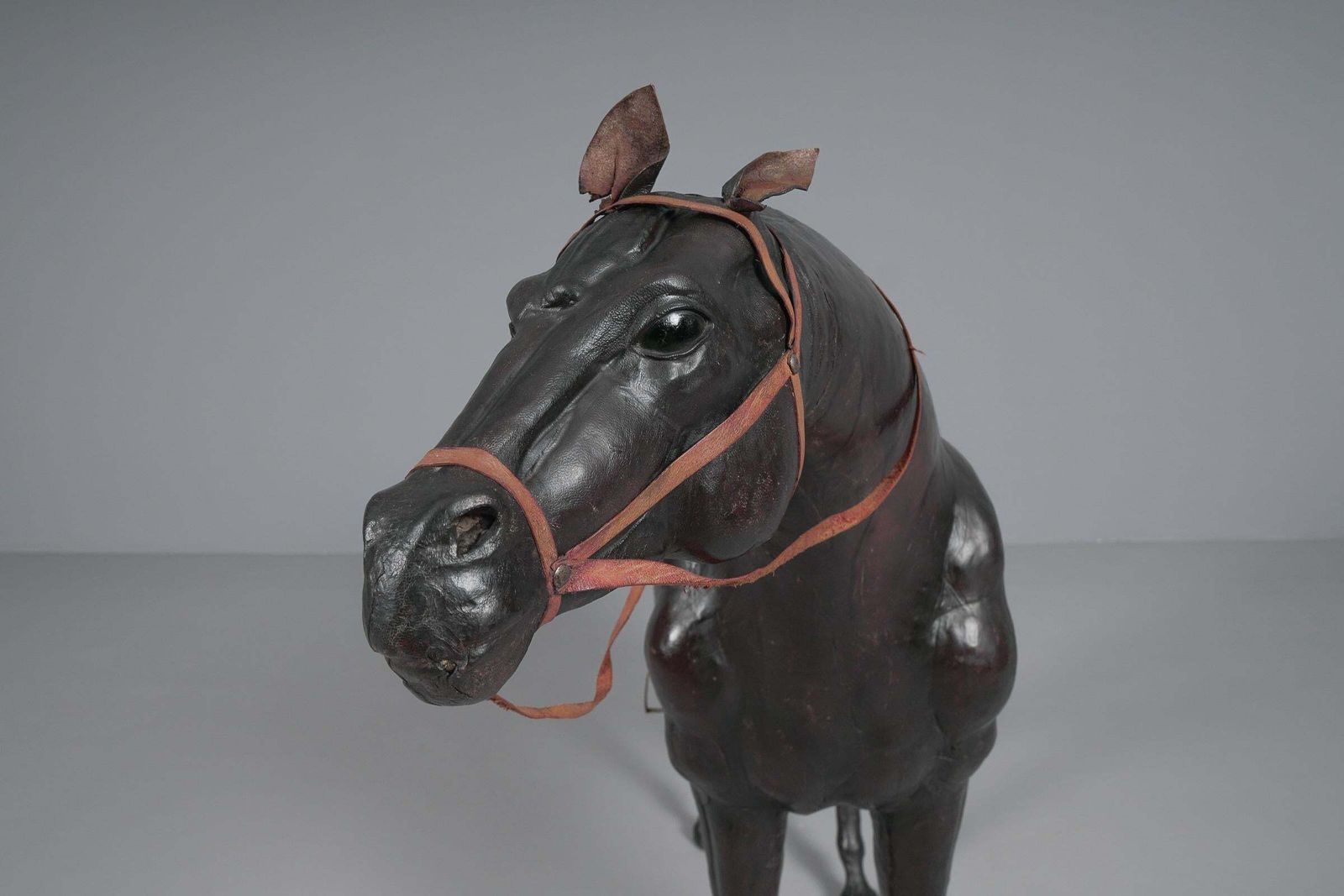 Extremely Rare, Huge Lifelike Horse Made Of Leather, 1960s photo vinterior