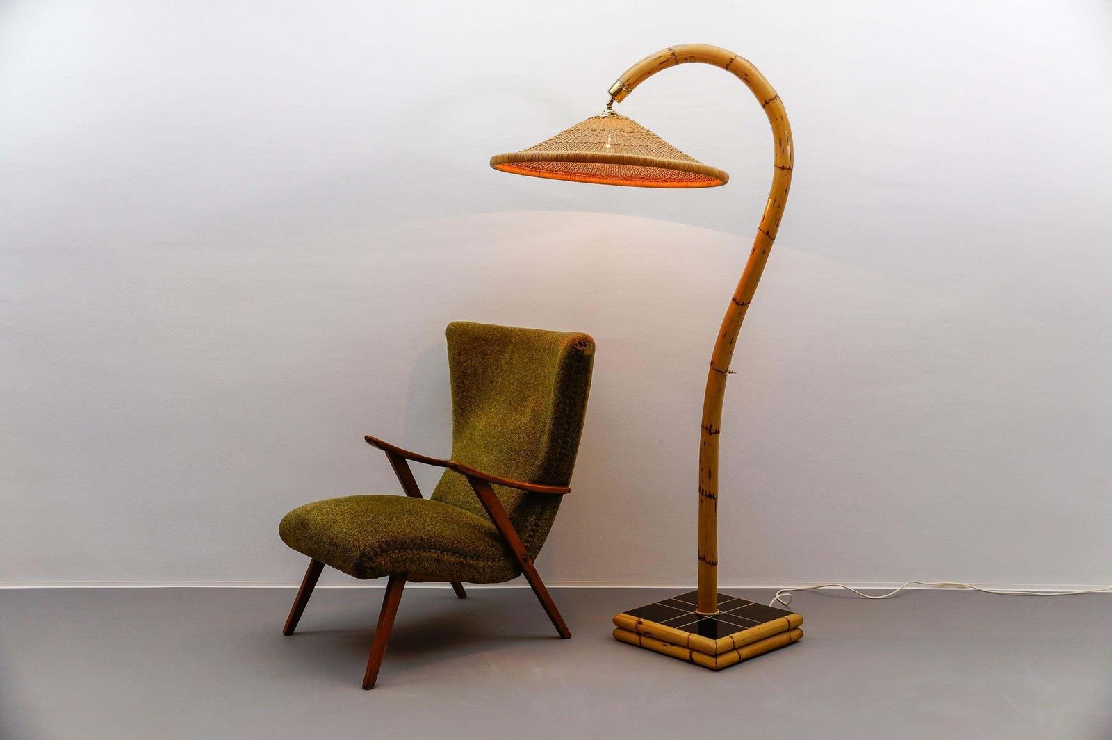 Huge Mid Century Modern Bamboo, Brass & Rattan Arc Floor Lamp, Italy 1950s photo 2251.0