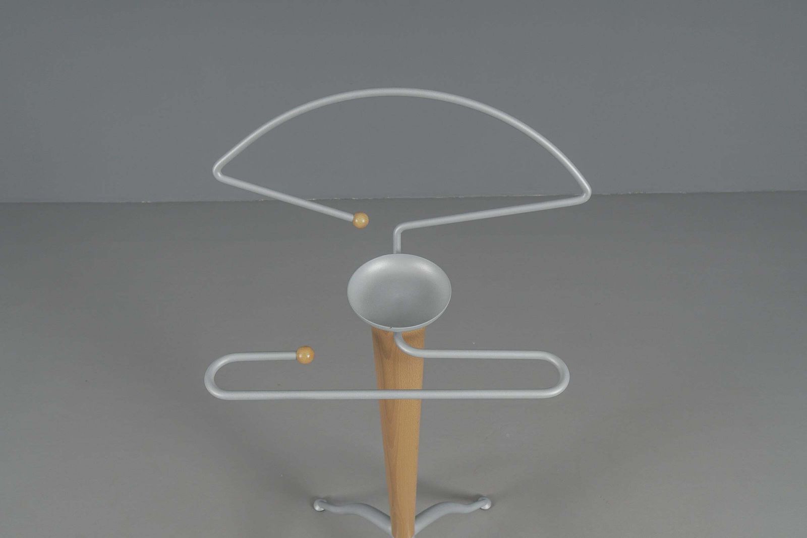 Italian Postmodern Calligaris Valet Stand, Made In Italy 1980s photo buy