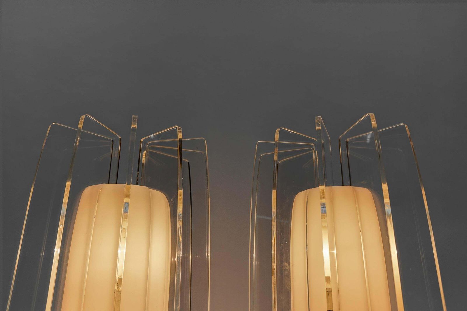 photo vinterior Pair Of Awesome Large Acrylic Fan Wall Lamps, 1960s