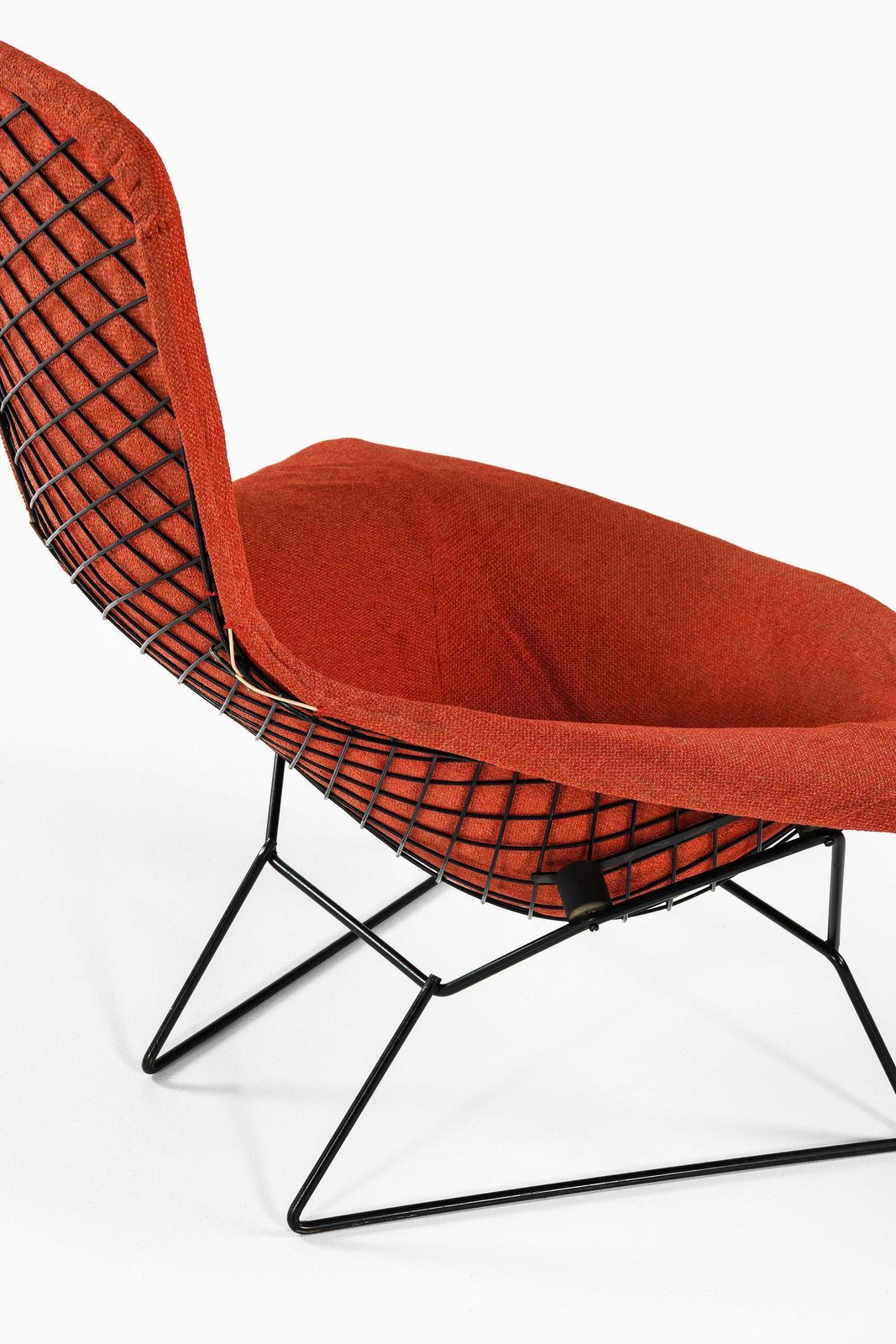Easy Bird Chair In Black Lacquered Metal And Red Fabric By Harry Bertoia, 1950s photo vinterior