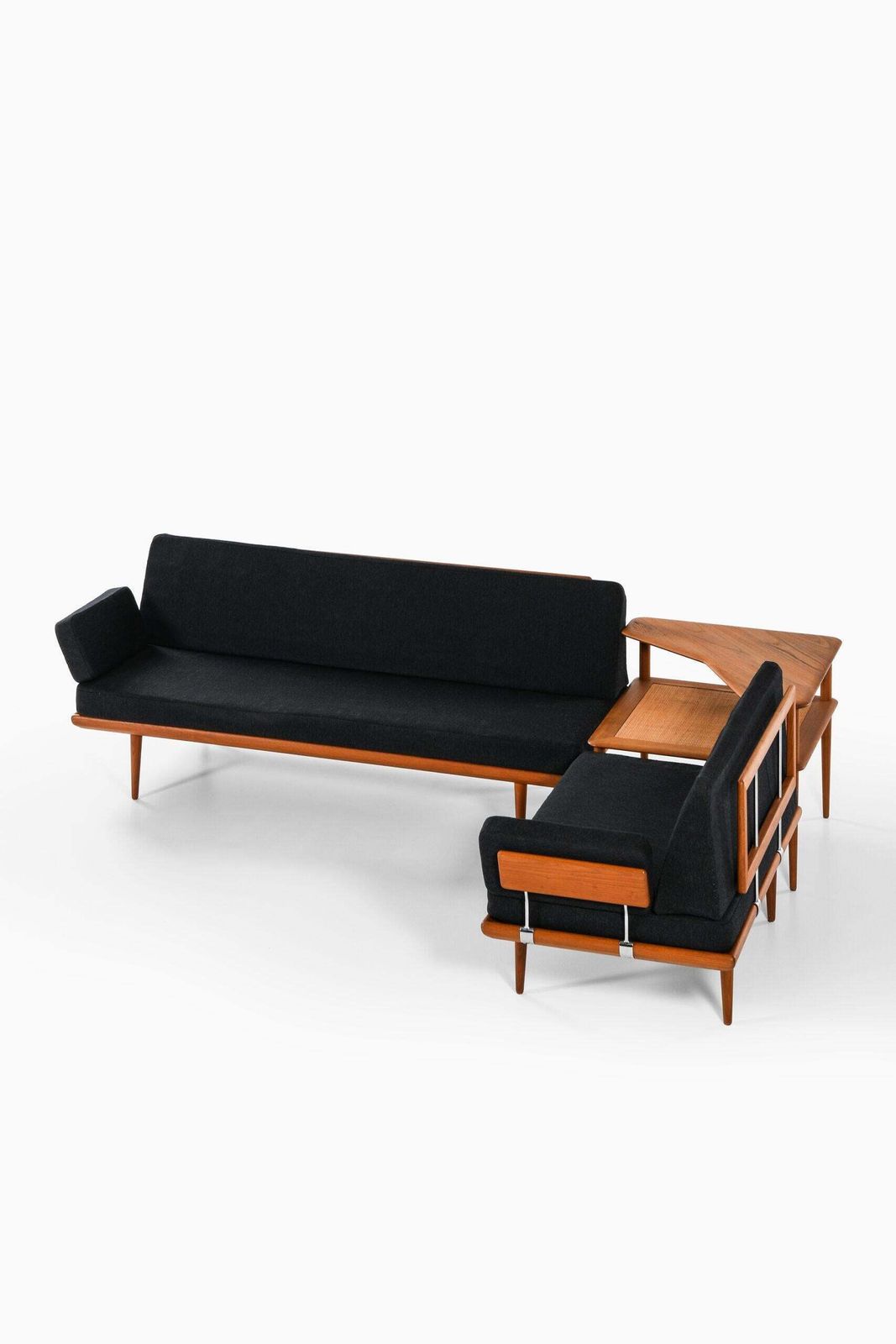 Peter Hvidt & Orla Mølgaard Nielsen Sofa Model Minerva By France & Daverkosen photo vinterior