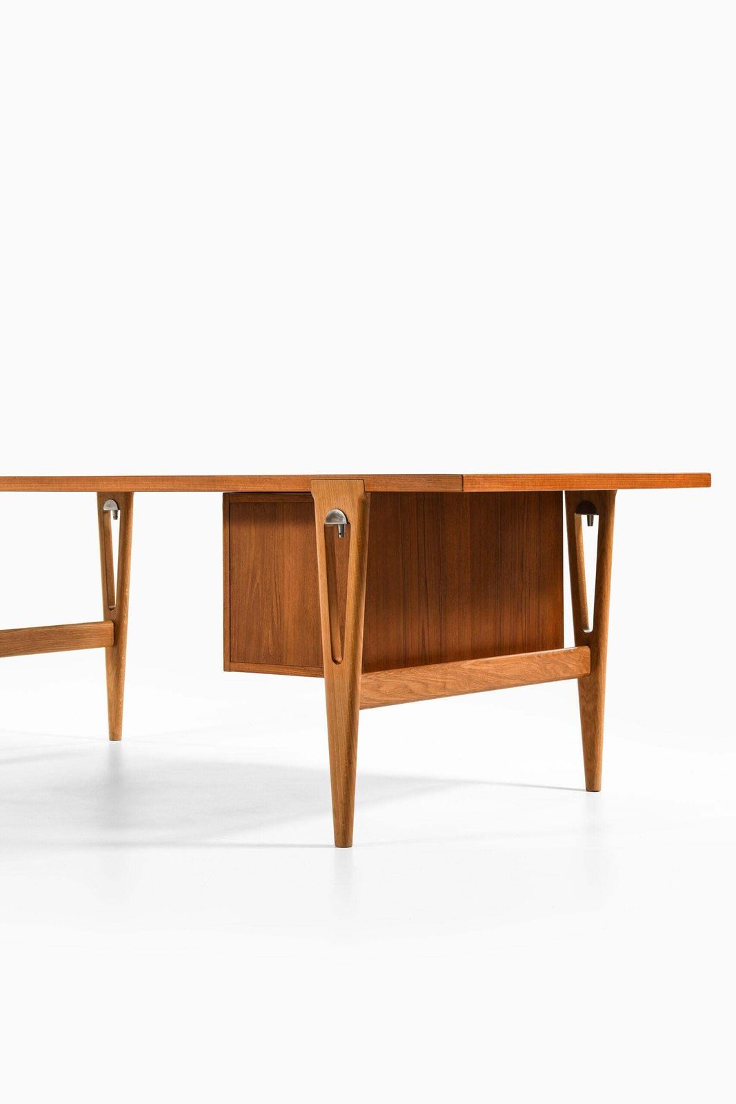 photo vinterior Hans Wegner Desk Produced By Cabinetmaker Johannes Hansen In Denmark