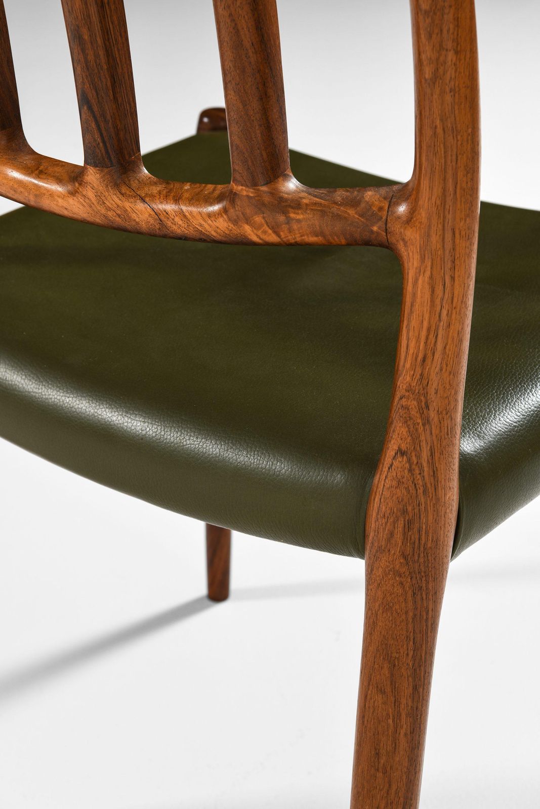 photo furniture Set Of 8 Dining Chairs In Rosewood And Green Leather By Niels O. Møller, 1970's