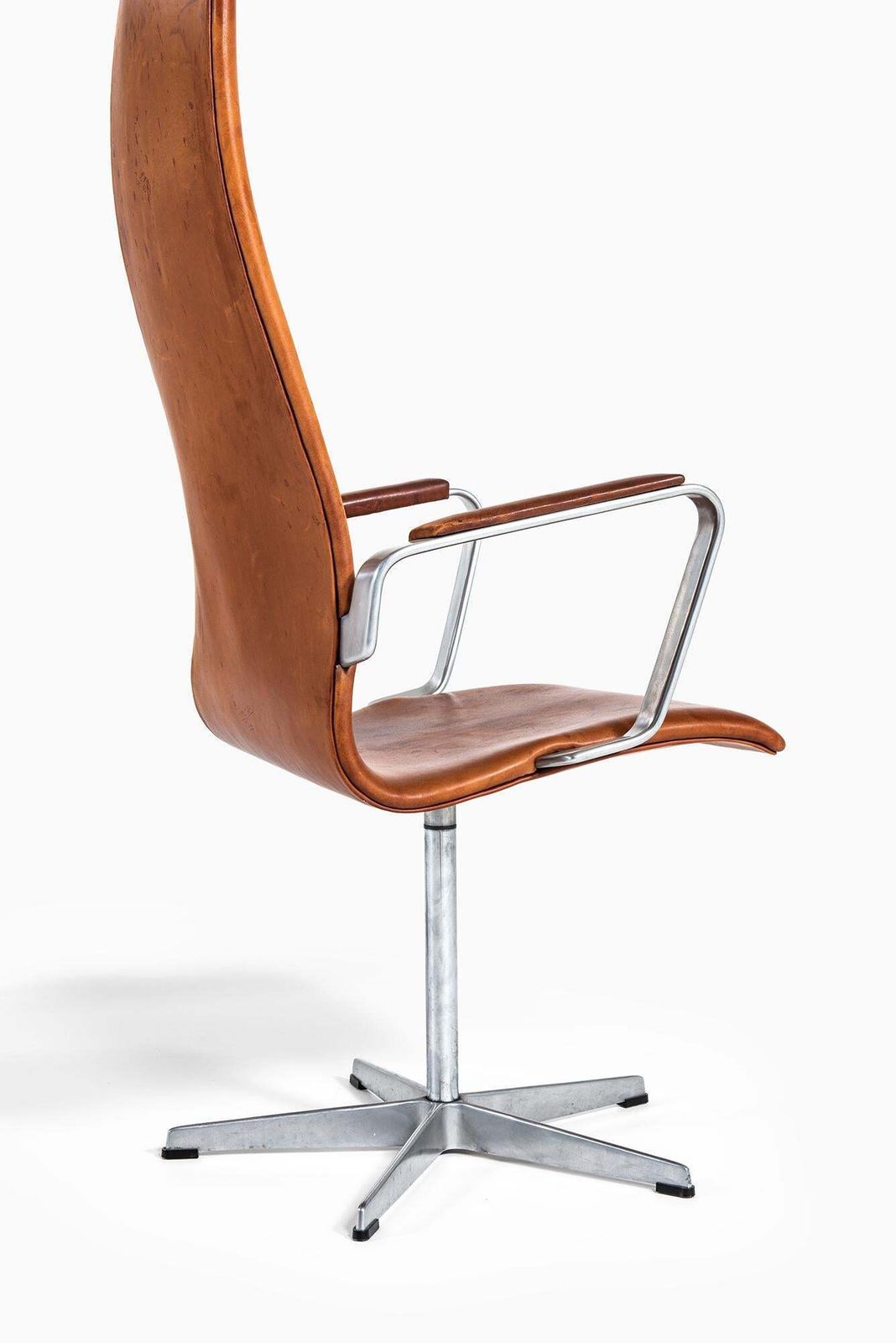photo for sale Arne Jacobsen Oxford Chairs Model 3272 By Fritz Hansen In Denmark