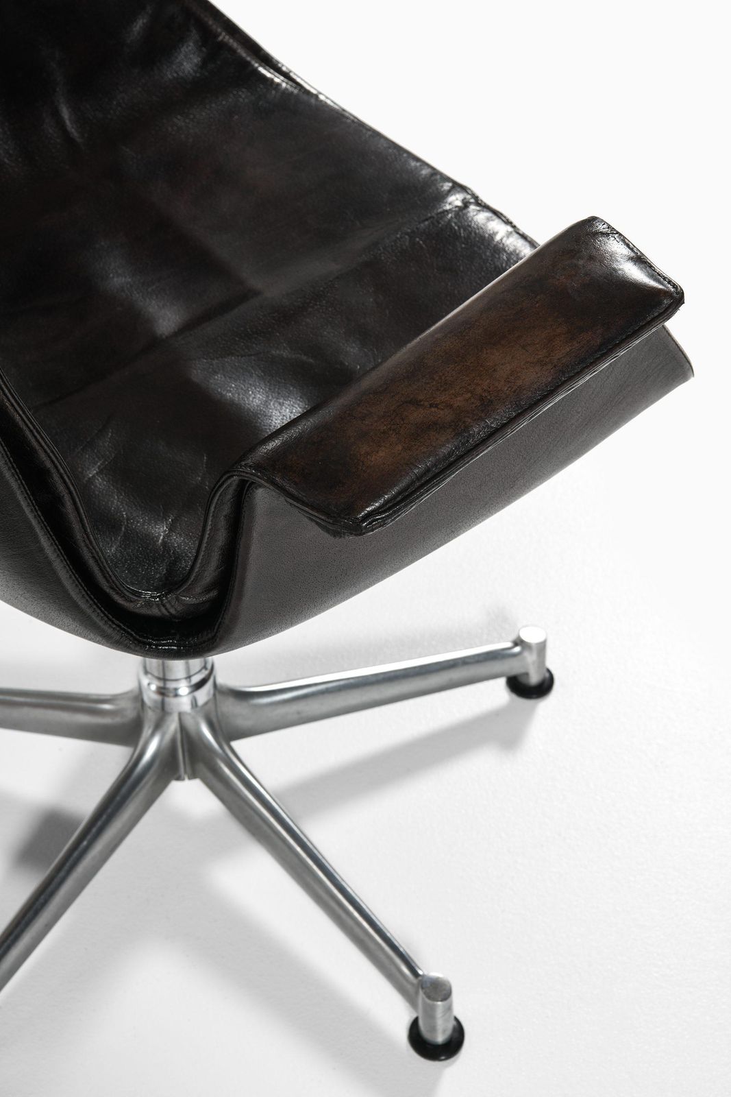 Armchairs In Leather And Steel Frame By Preben Fabricius & Jørgen Kastholm, 1969 photo vinterior