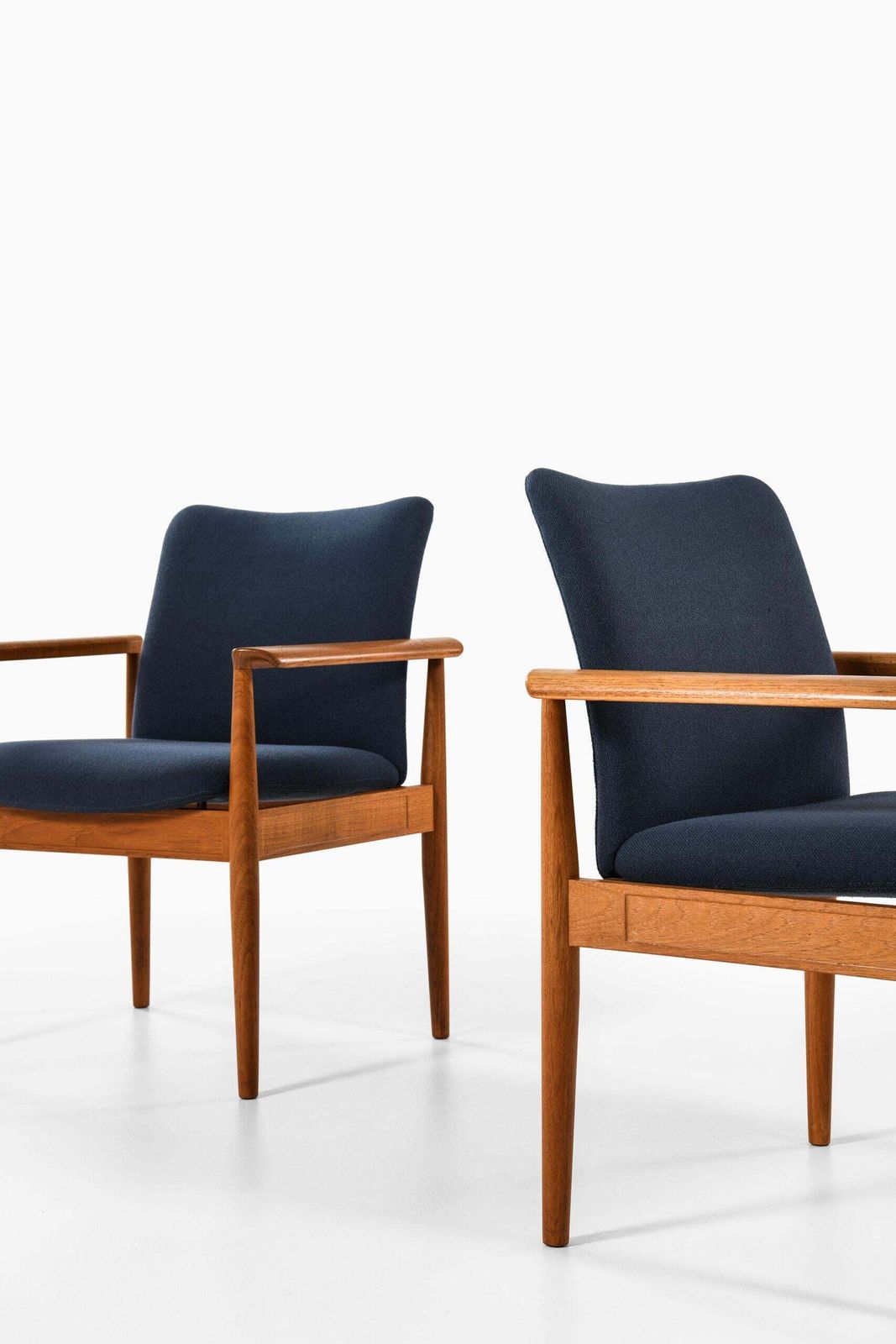 Finn Juhl Armchairs Model Fd 209 / Diplomat Produced By Cado photo 12740.0
