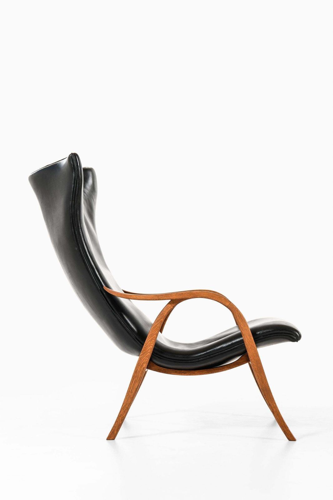 photo furniture Frits Henningsen Easy Chair Produced By Cabinetmaker Frits Henningsen In Denmark