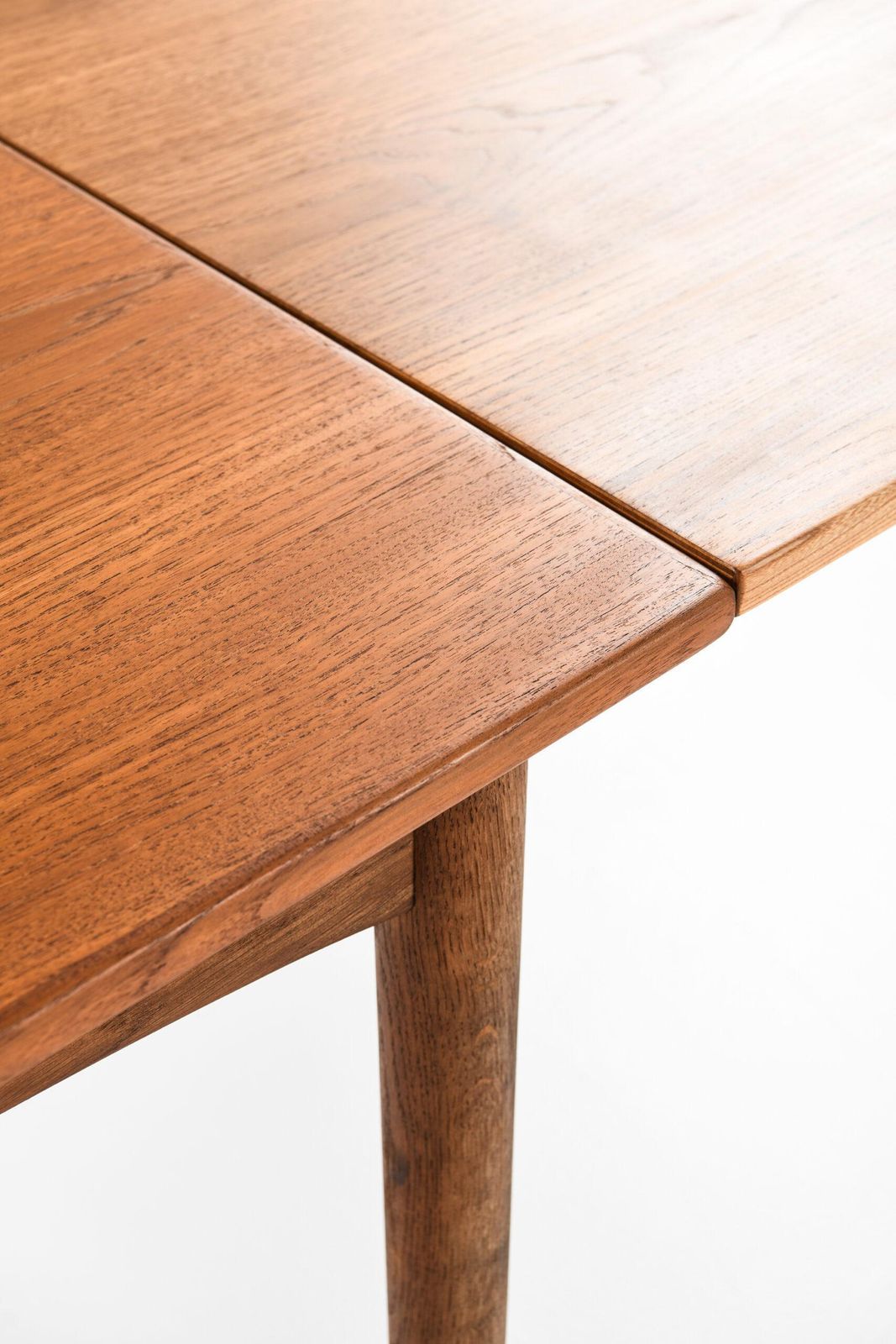 Arne Hovmand Olsen Dining Table Produced By Skovmand & Andersen In Denmark photo vinterior