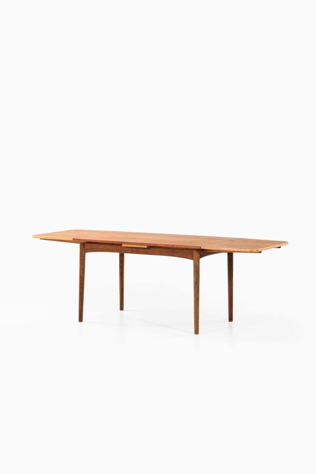 4247.0 Arne Hovmand Olsen Dining Table Produced By Skovmand & Andersen In Denmark photo