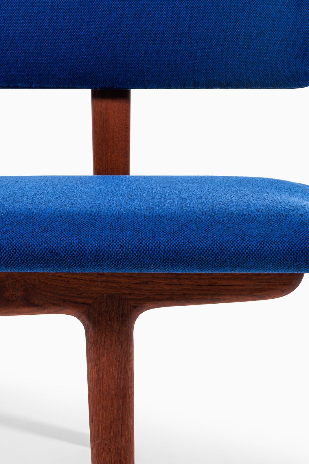 photo furniture Ejnar Larsen & Aksel Bender Madsen Sofa Or Bench By Næstved Møbler In Denmark