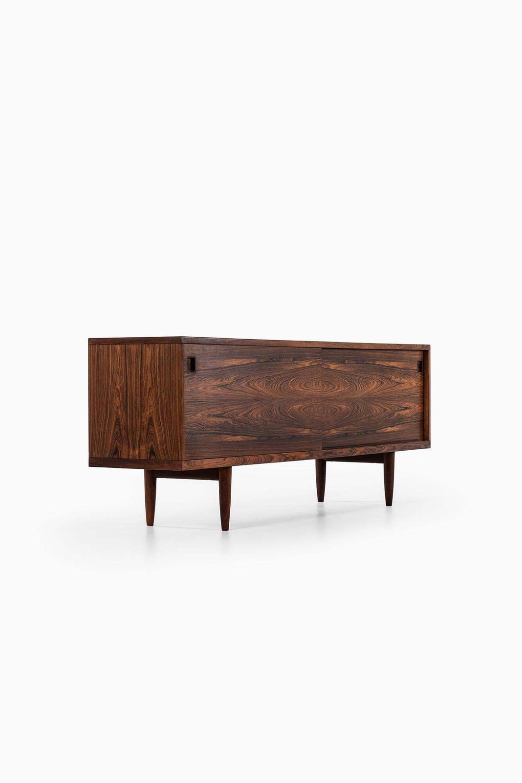 photo furniture Niels O. Møller Sideboard Model No 20 In Rosewood Produced In Denmark