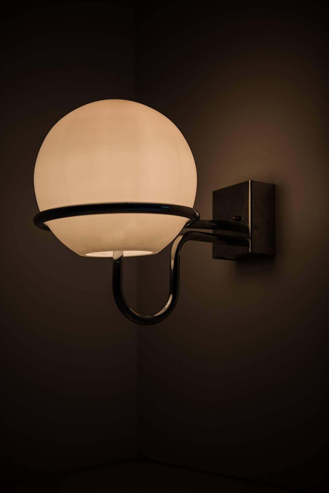 Hans Agne Jakobsson Large Quantity Of Wall Lamps In Chrome And Opal Glass photo 1274.0