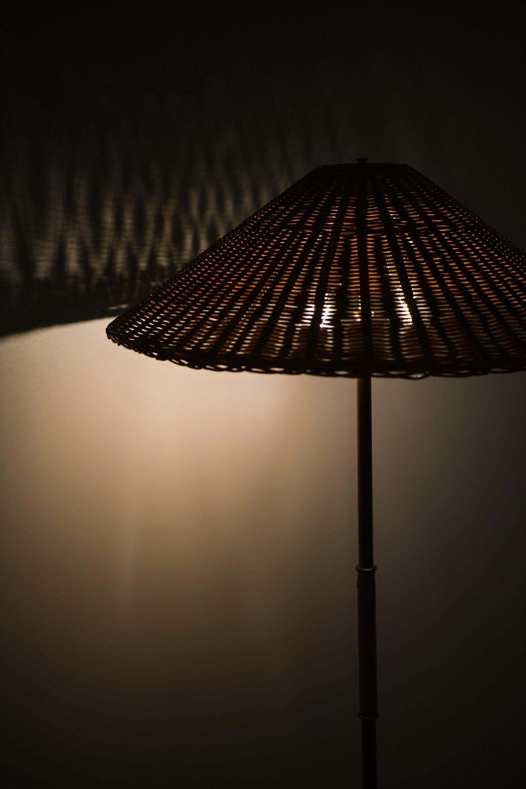 photo furniture Height Adjustable Floor Lamp In Brass, Woven Cane And Rattan Shade, 1940's