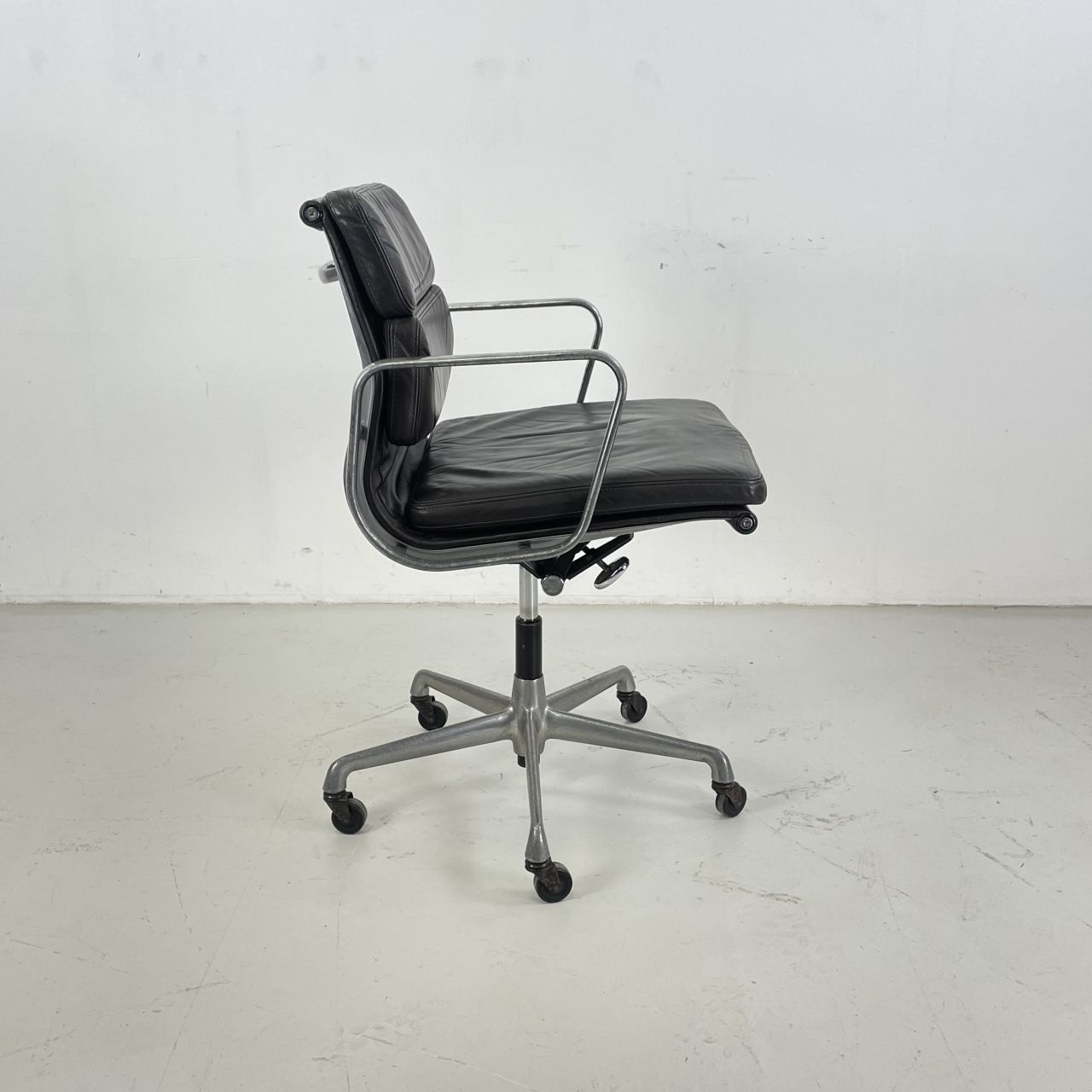Eames Herman Miller Dark Brown Leather Soft Pad Group photo vintage