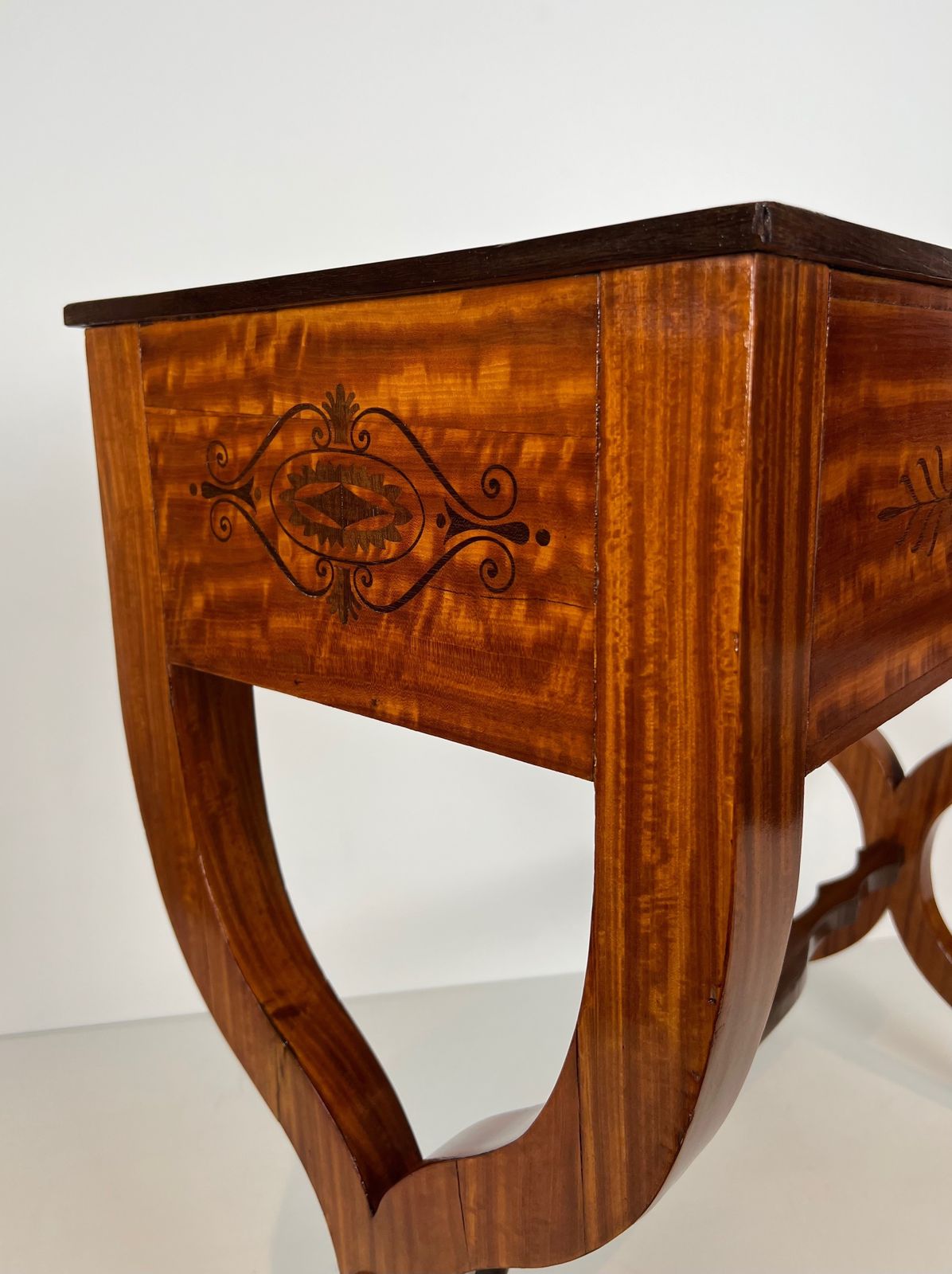 Mahogany Jardinière With Amaranth Inlay And "X" Base And Bronze Claw Feet From The Charles X Period photo vinterior