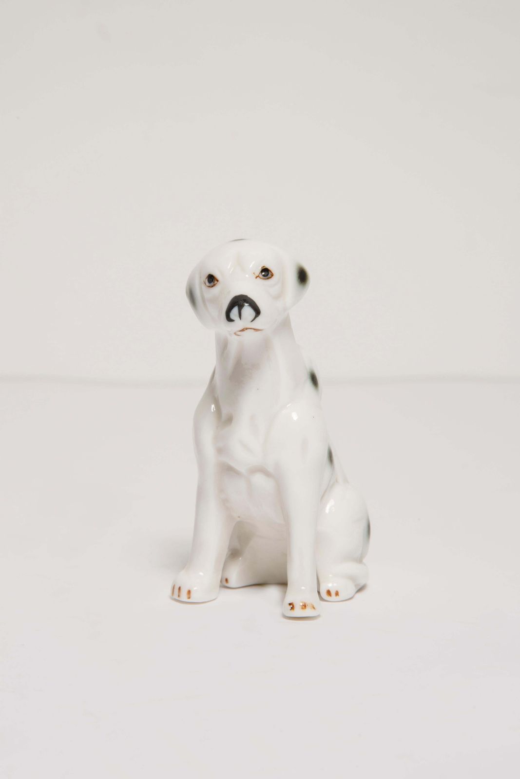 Miniatuur sculptuur van een witte Dalmatische hond, keramiek, Italië, jaren 1960 photo furniture