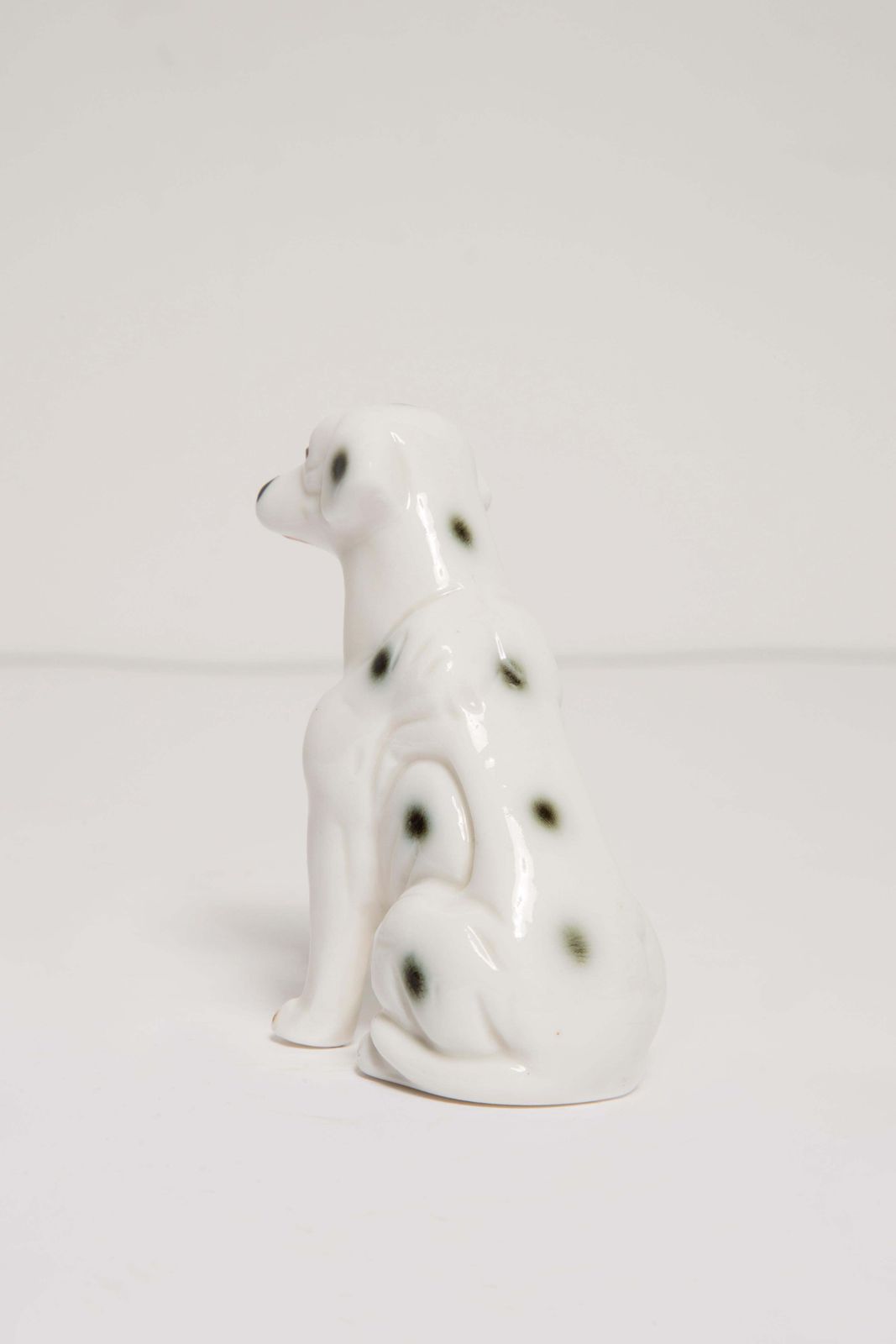 Miniatuur sculptuur van een witte Dalmatische hond, keramiek, Italië, jaren 1960 photo vinterior