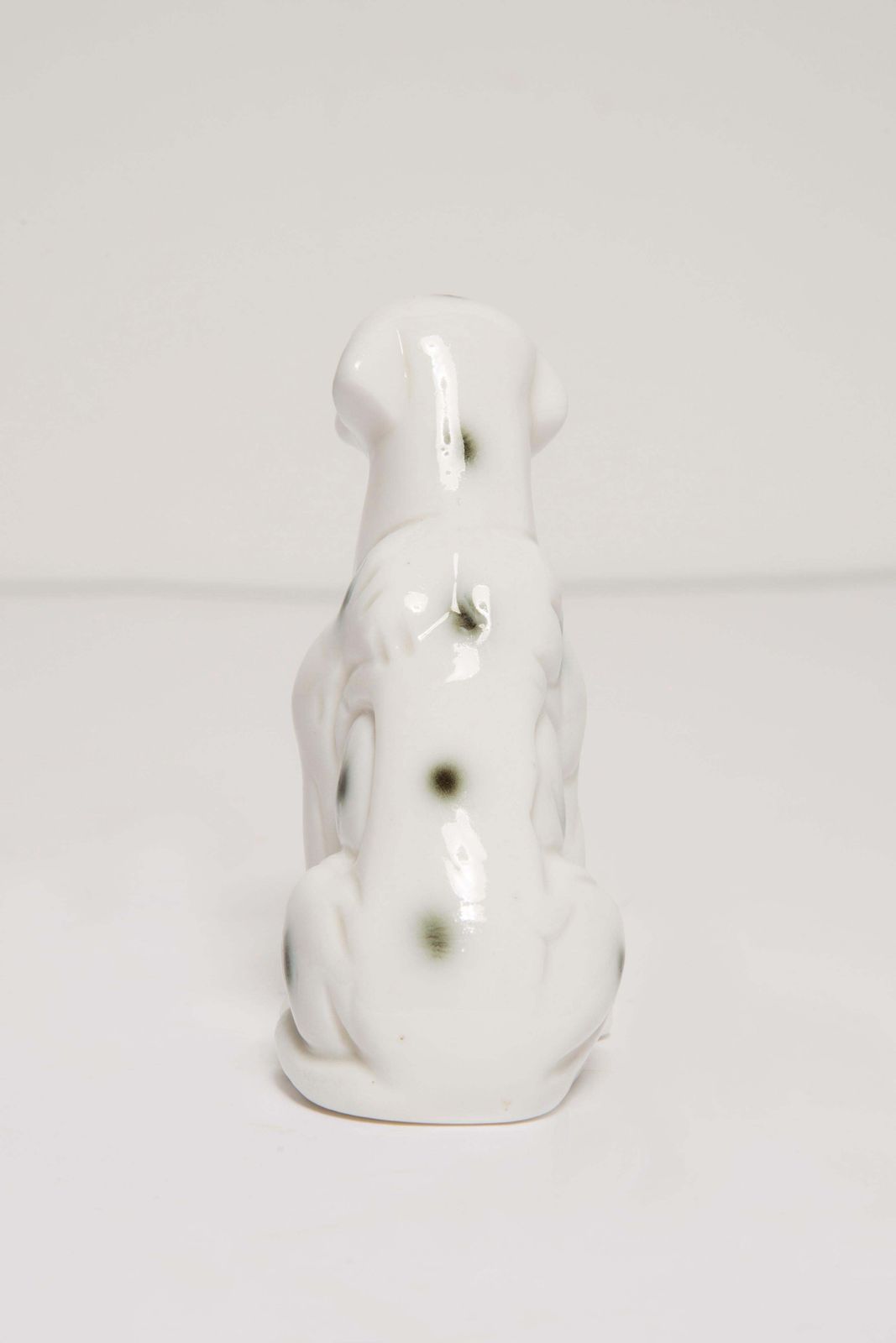 Miniatuur sculptuur van een witte Dalmatische hond, keramiek, Italië, jaren 1960 photo buy